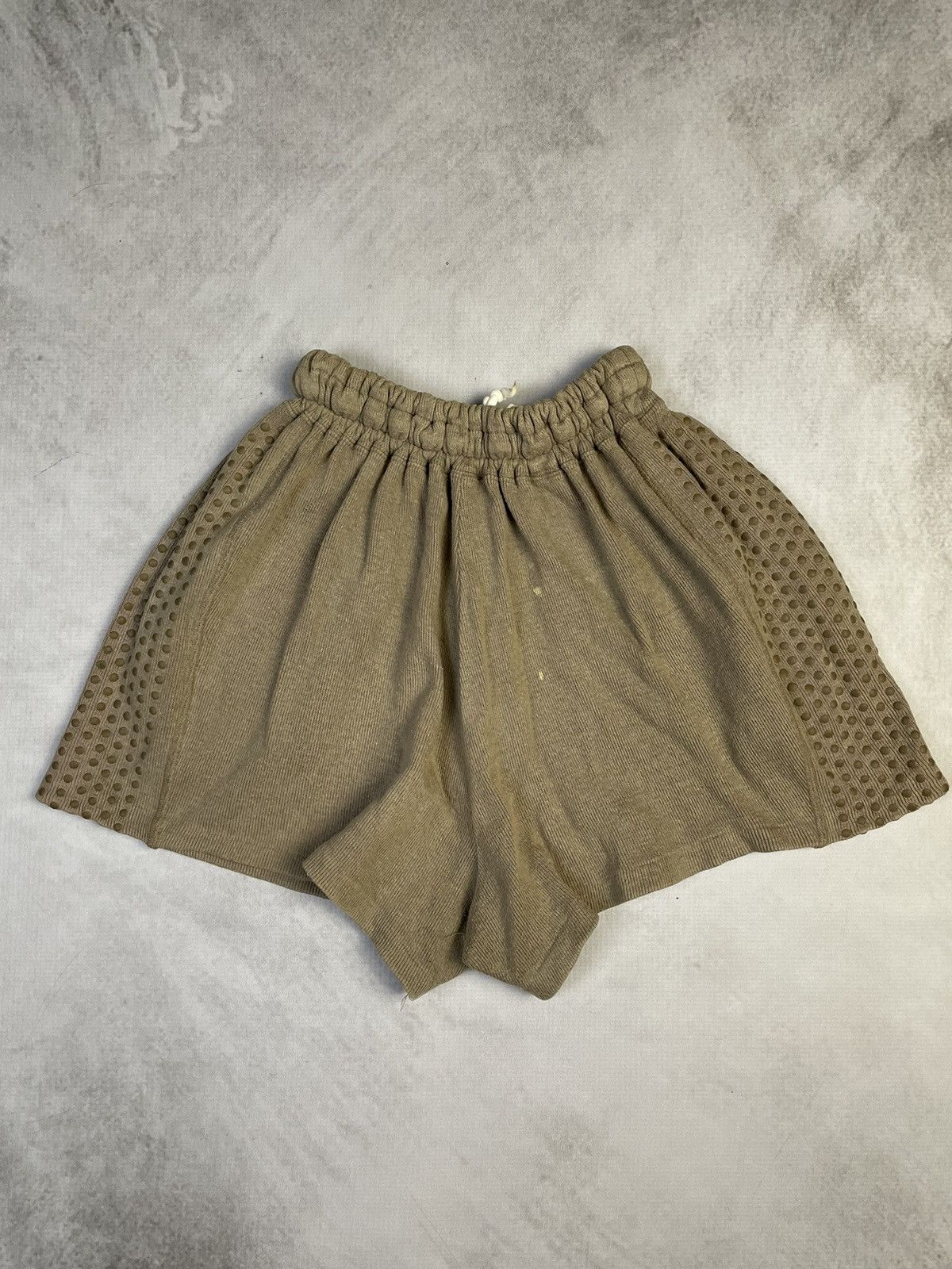 Issey Miyake 1980s Issey Miyake Men Brush Tag Rubber Dots Sweat Shorts Size US 30 / EU 46 - 7 Thumbnail
