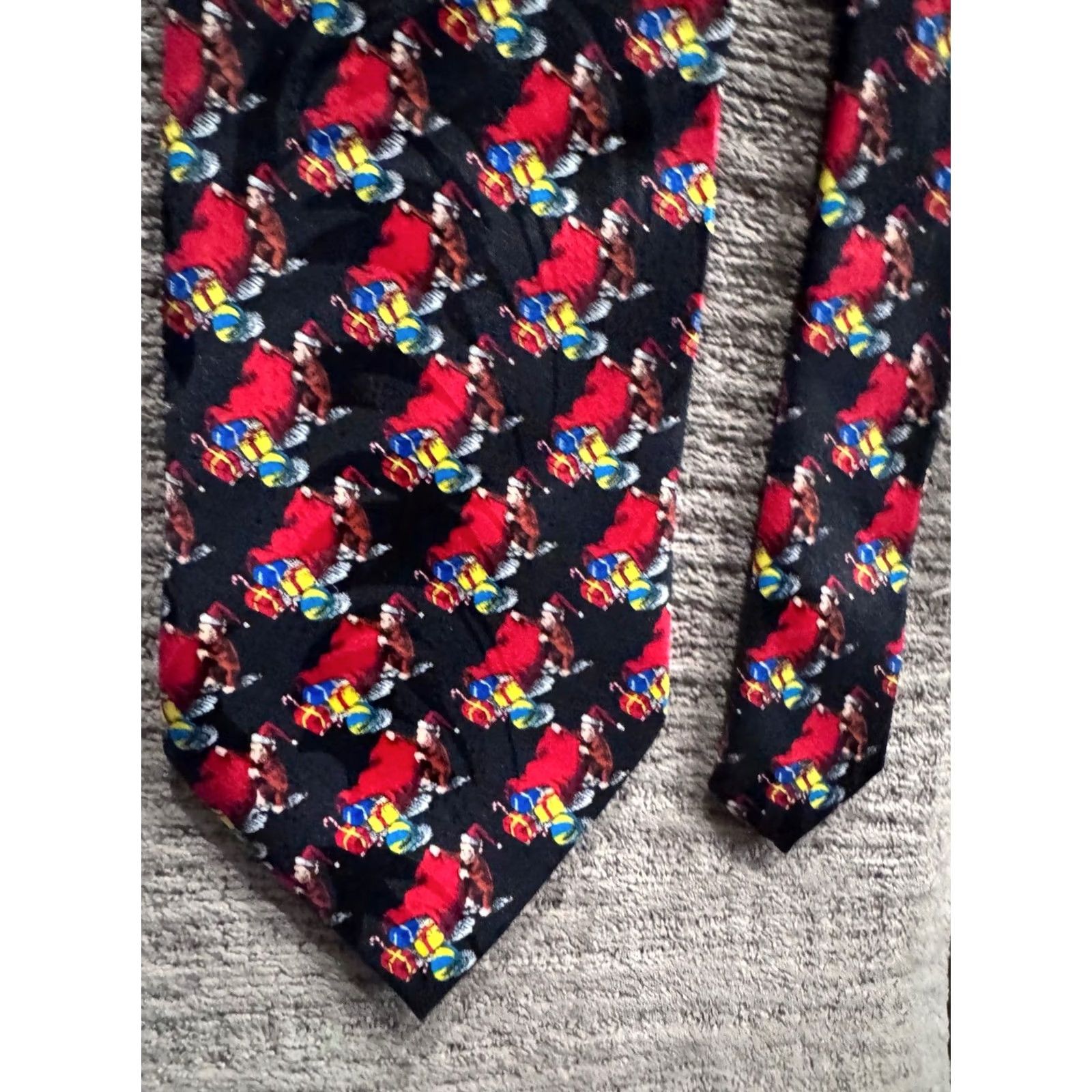 George Curious George Silk Neck Tie Mens Multicolor Christmas Images Ascot Shirt? Size ONE SIZE - 3 Thumbnail