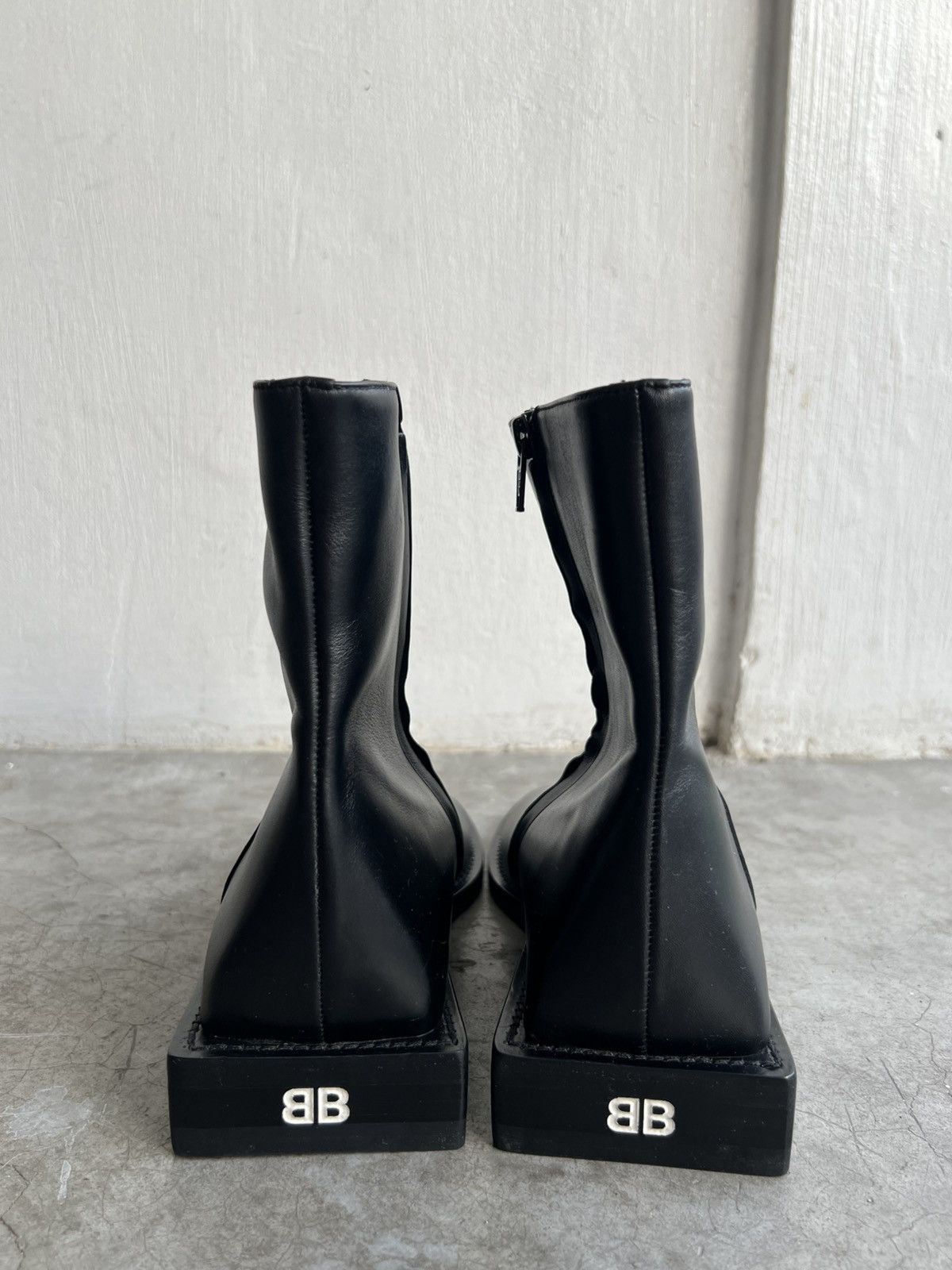 Balenciaga Balenciaga - Square Heel Logo Rim Ankle Boots Size US 6 / EU 39 - 5 Thumbnail