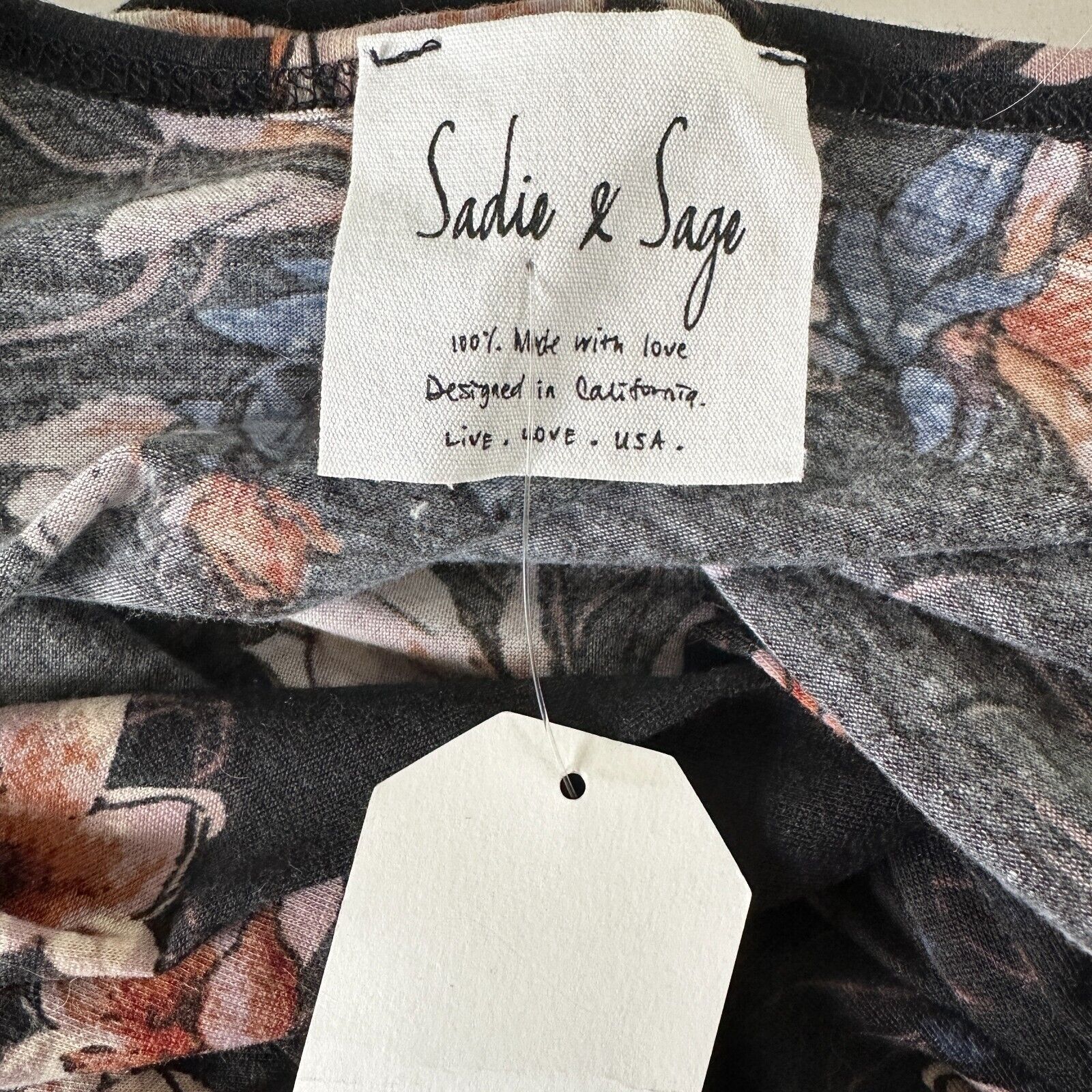 Other NWT Sadie & Sage Black Floral Long Sleeve Deep-V Romper S Size 26" / US 2 / IT 38 - 8 Thumbnail