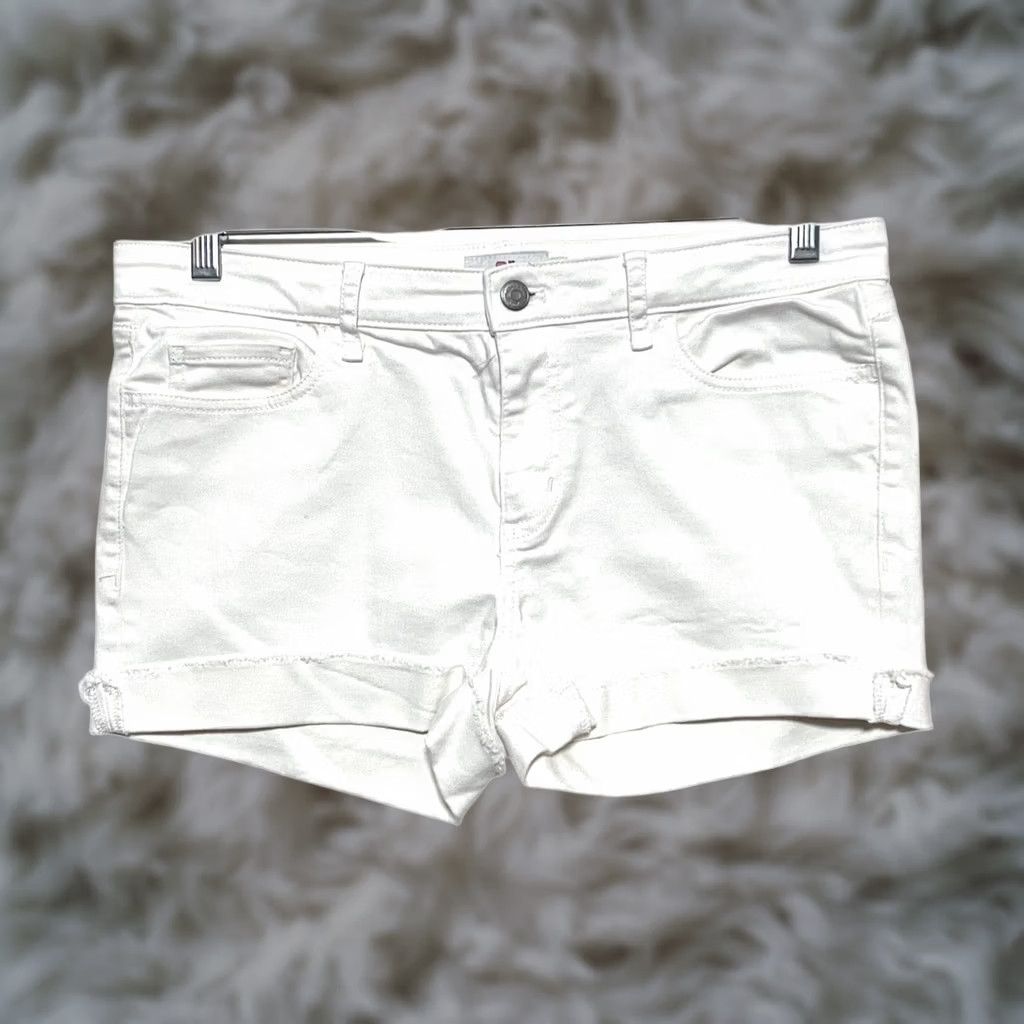 Vineyard Vines Vineyard Vines Denim White Jean Shorts Womens 27 Casual Summer Beachy Vacation Preppy Shorts Mens? Womens Size 27" / US 4 / IT 40 - 1 Thumbnail
