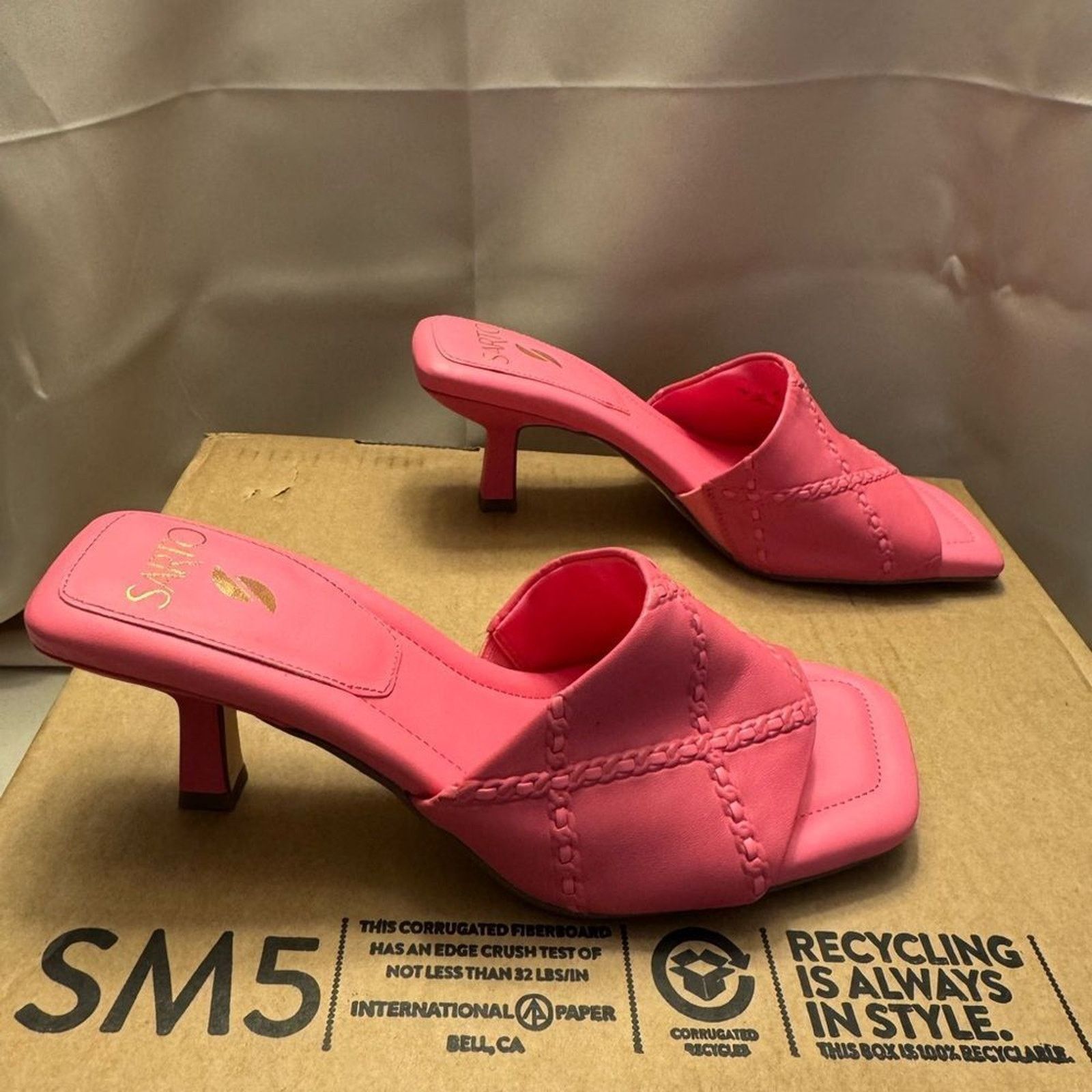 Franco Sarto Franco Sarto Barbiecore Pink square toe quilted leather 8 Size US 8 / IT 38 - 4 Thumbnail