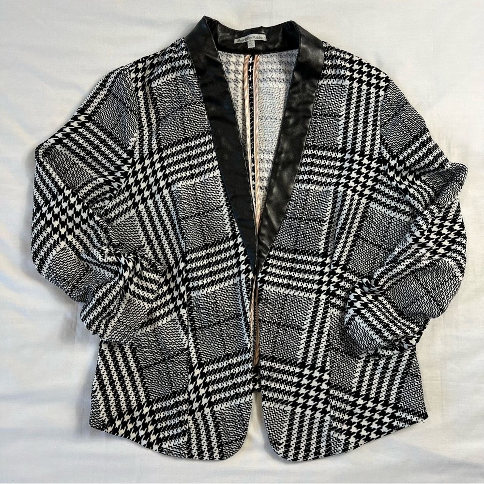 Other Charlotte Russe Large Black Leather Collar Open Cardigan Size L / US 10 / IT 46 - 2 Thumbnail
