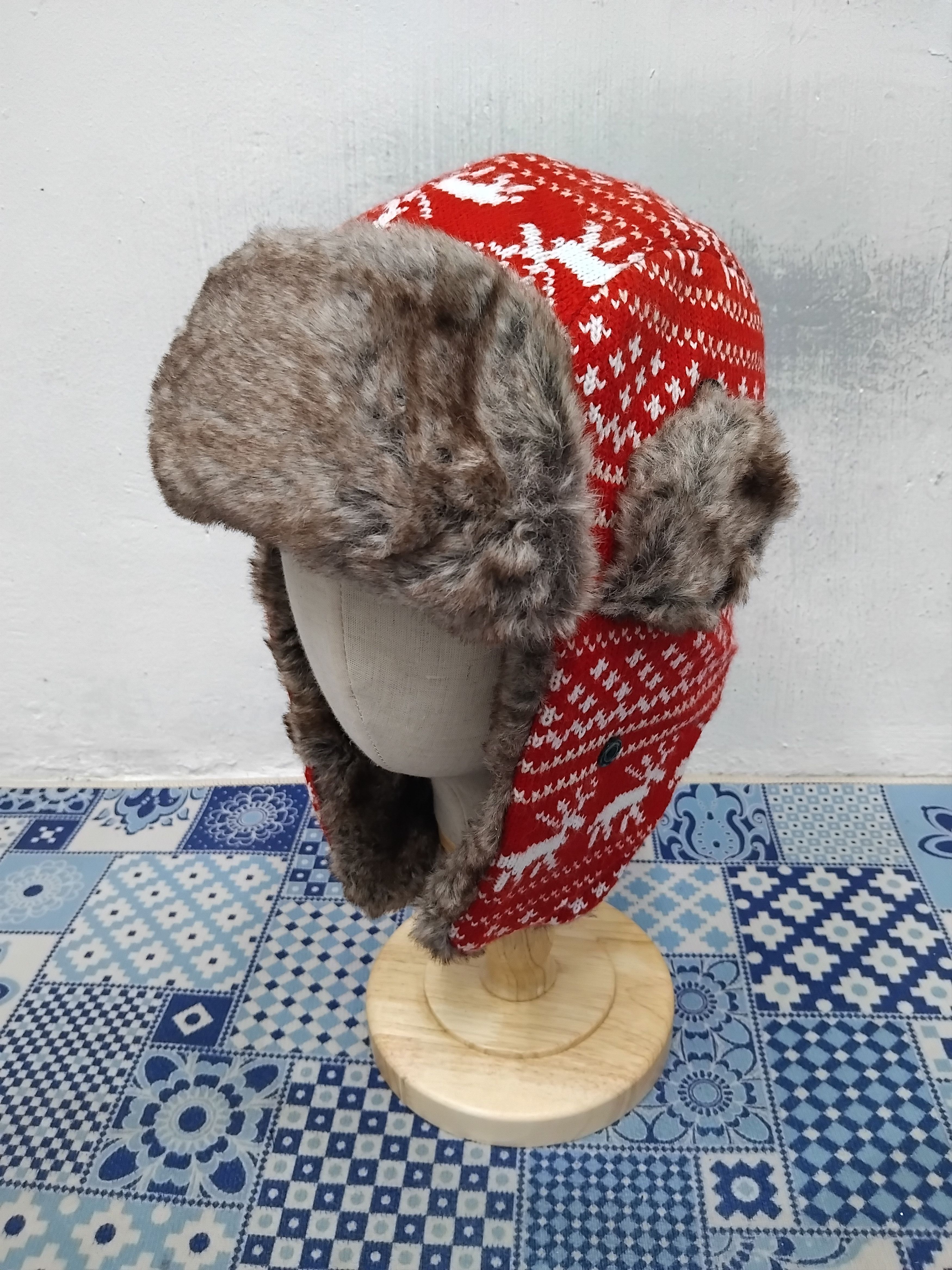 Japanese Brand 💥Unbranded winter season red colour hat Size ONE SIZE - 1 Thumbnail