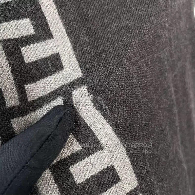 Fendi Fendi Black and gray gradient fringed scarf, wool and velv Size ONE SIZE - 7 Thumbnail