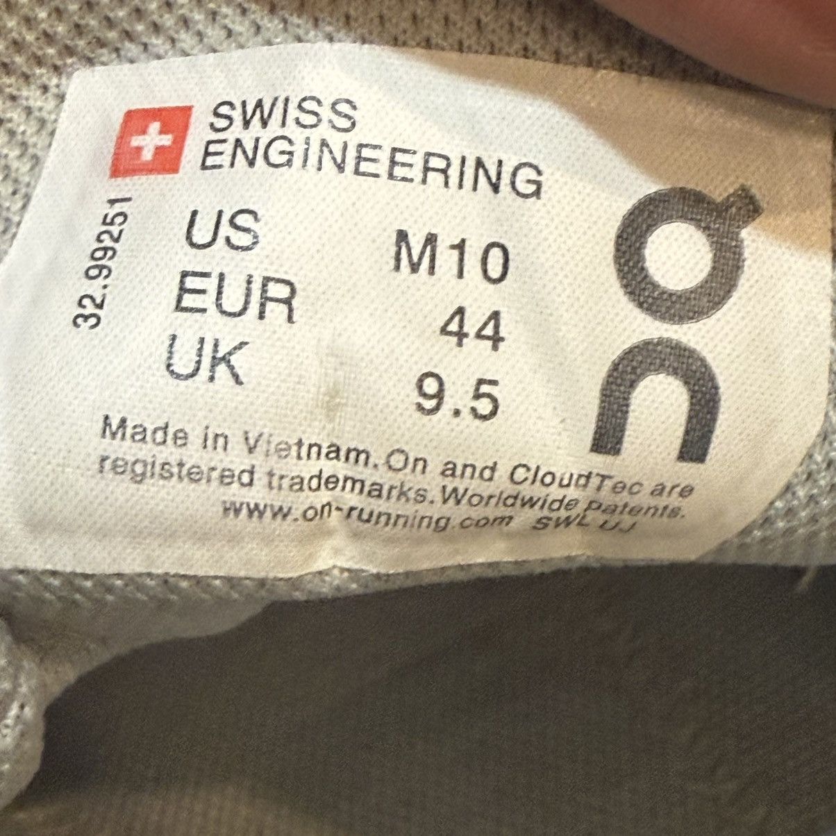 Other On and cloudTech Swiss Eng EMen’s 10M White Running Trail Size US 10 / EU 43 - 7 Thumbnail