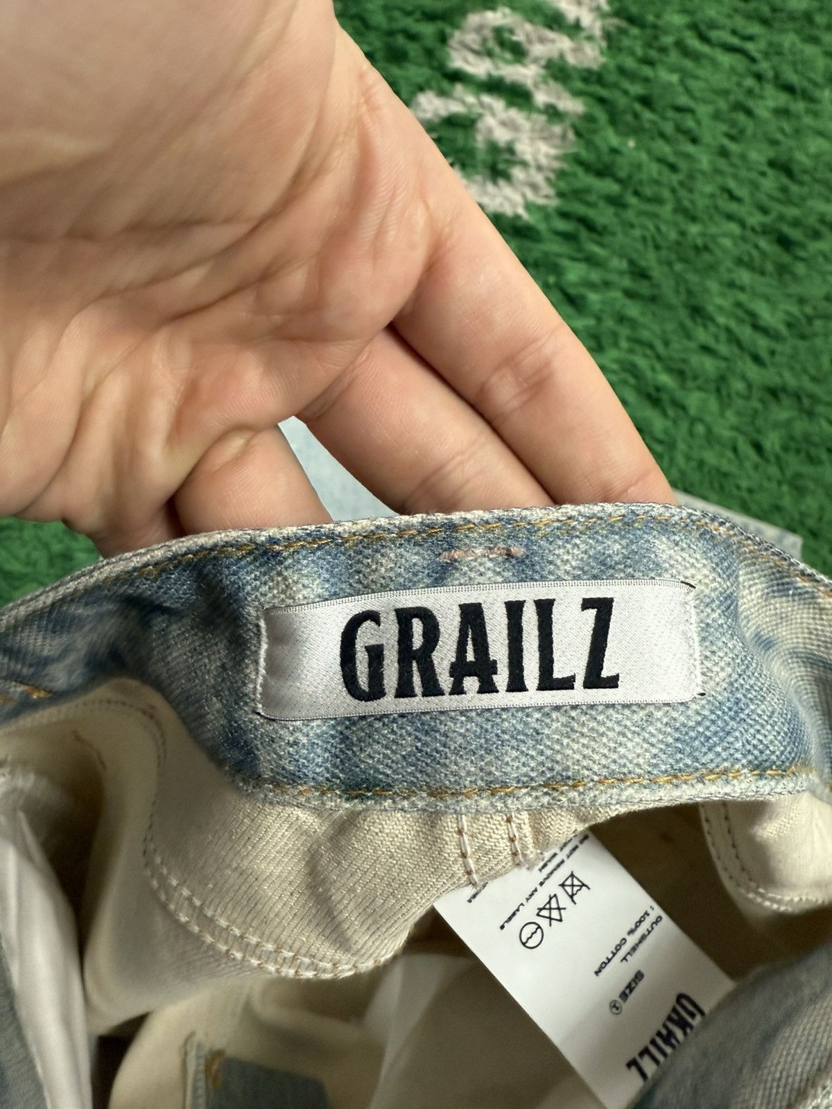 GRAILZ Grails Jeans light wash key chain illusion 28 Size US 28 / EU 44 - 3 Thumbnail