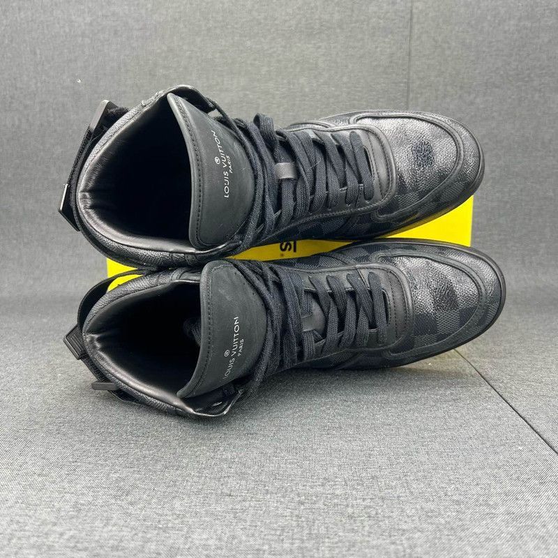 Louis Vuitton Louis Vuitton Rivoli High-Top Sneakers for Men - Size US 8 / EU 41 - 6 Thumbnail