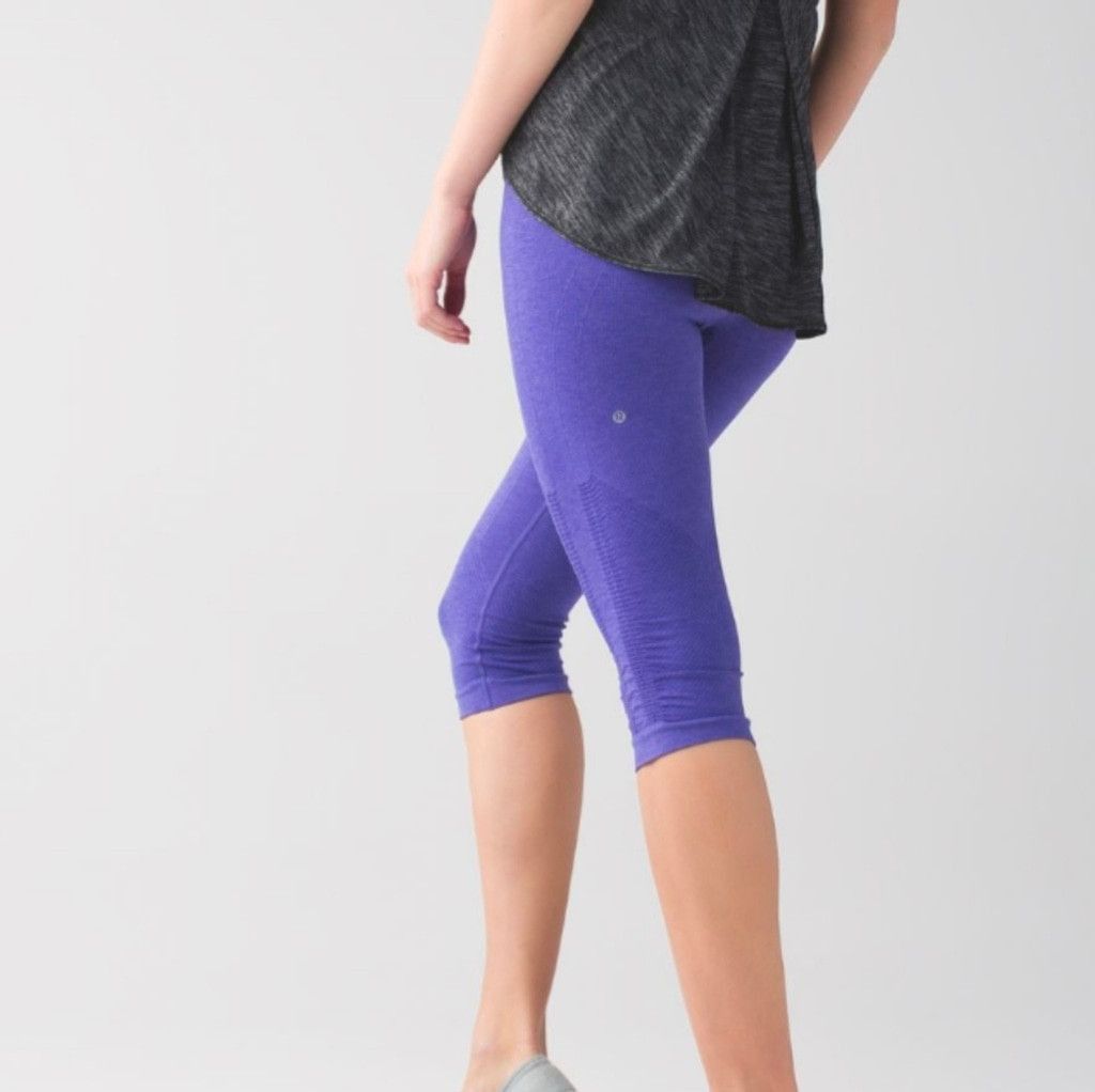 Lululemon Lululemon In The Flow Crop II Heathered Iris Flower Size 10 Size 32" / US 10 / IT 46 - 4 Thumbnail