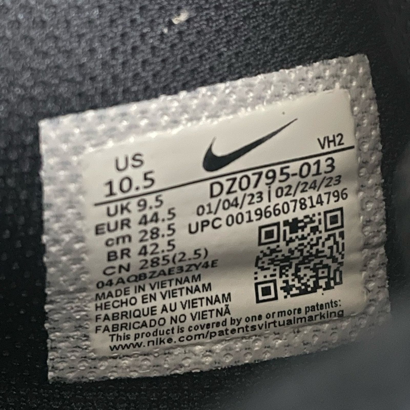 Nike NIKE Air Max Excee Athletic Shoes in Photon Dust Men 10.5 Size US 10.5 / EU 43-44 - 8 Thumbnail