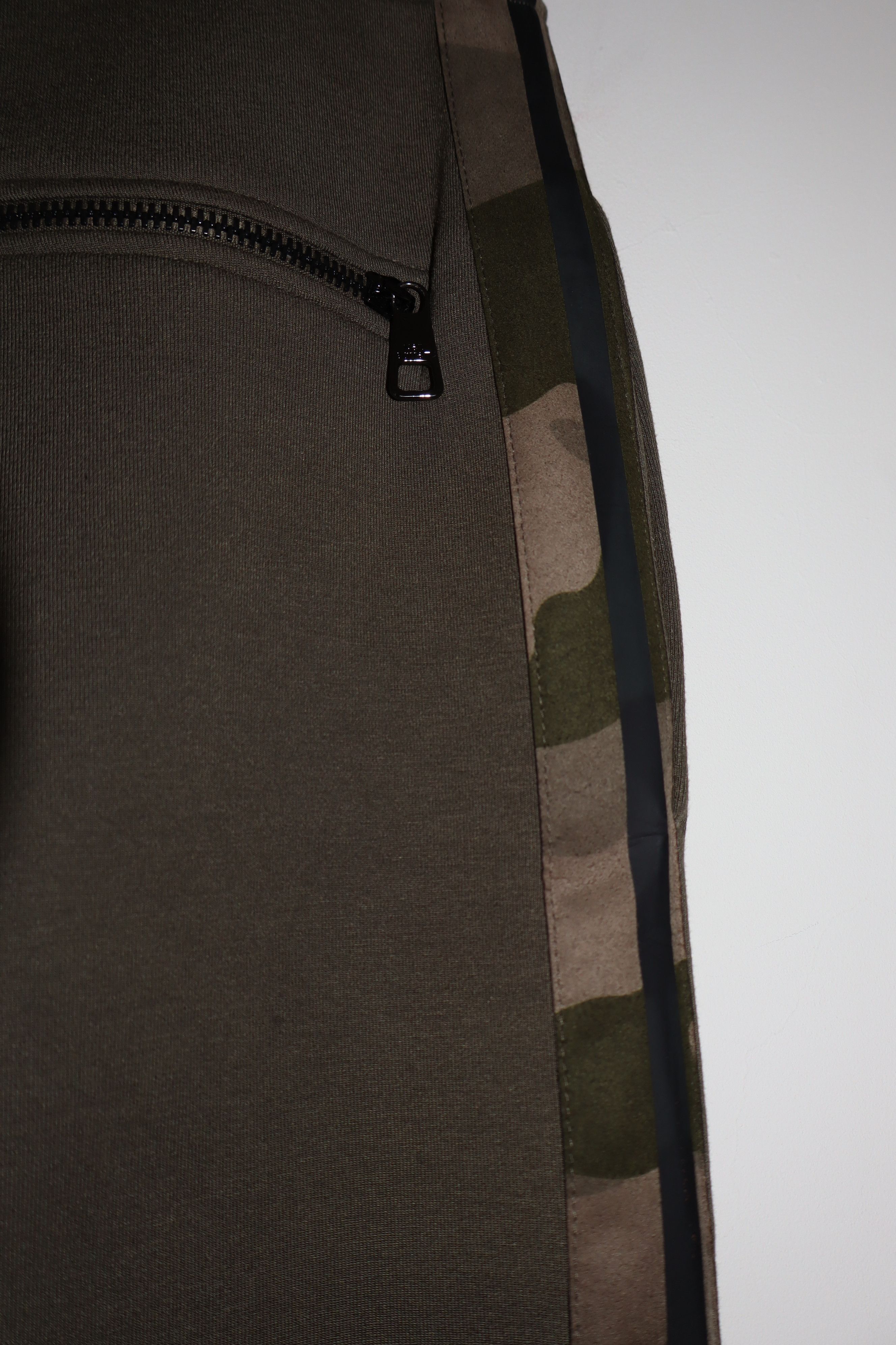 Neil Barrett Camo lateral band neoprene sweatshirts Size US 32 / EU 48 - 11 Thumbnail