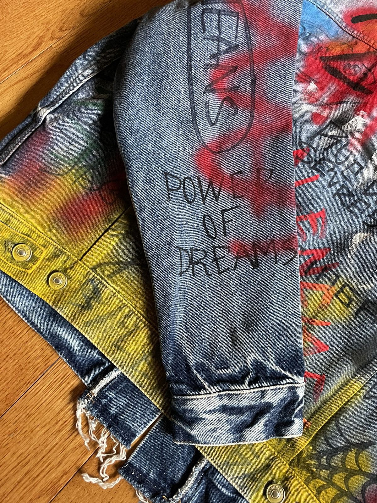 Balenciaga BALENCIAGA GRAFFITI DENIM JACKET Size US M / EU 48-50 / 2 - 7 Thumbnail