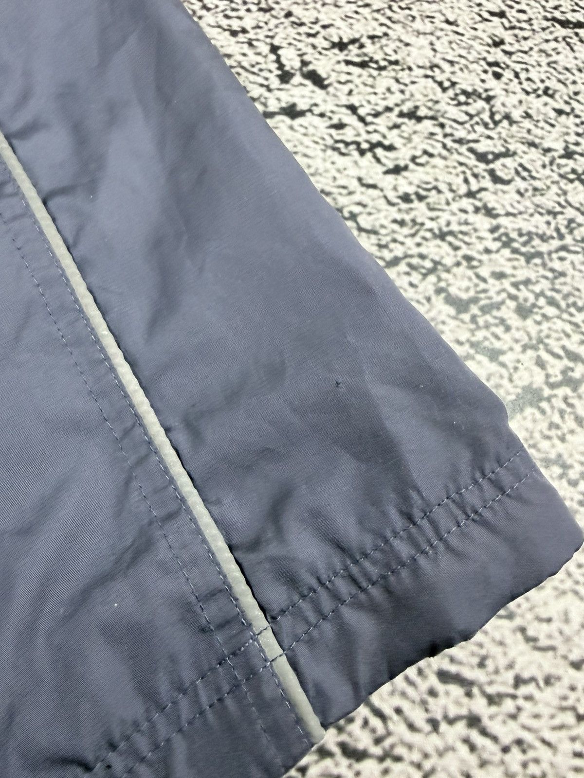 Umbro Vintage Umbro Nylon Track Pants Grey Y2K Blokecore Size US 30 / EU 46 - 8 Thumbnail