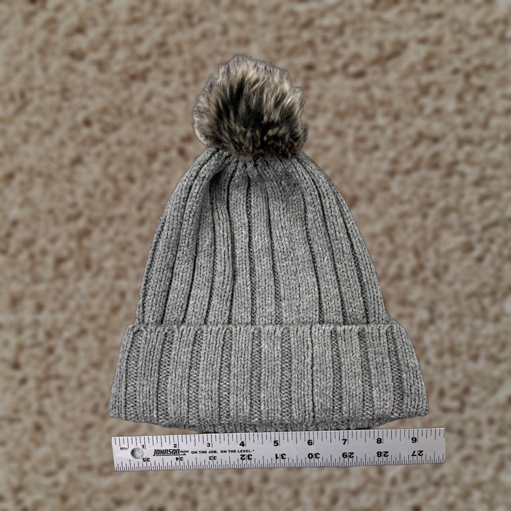 Vintage Crazy 8 Beanie Womens Large Gray Knit Acrylic Blend Winter Ski Warm Pom Hat Size ONE SIZE - 1 Thumbnail