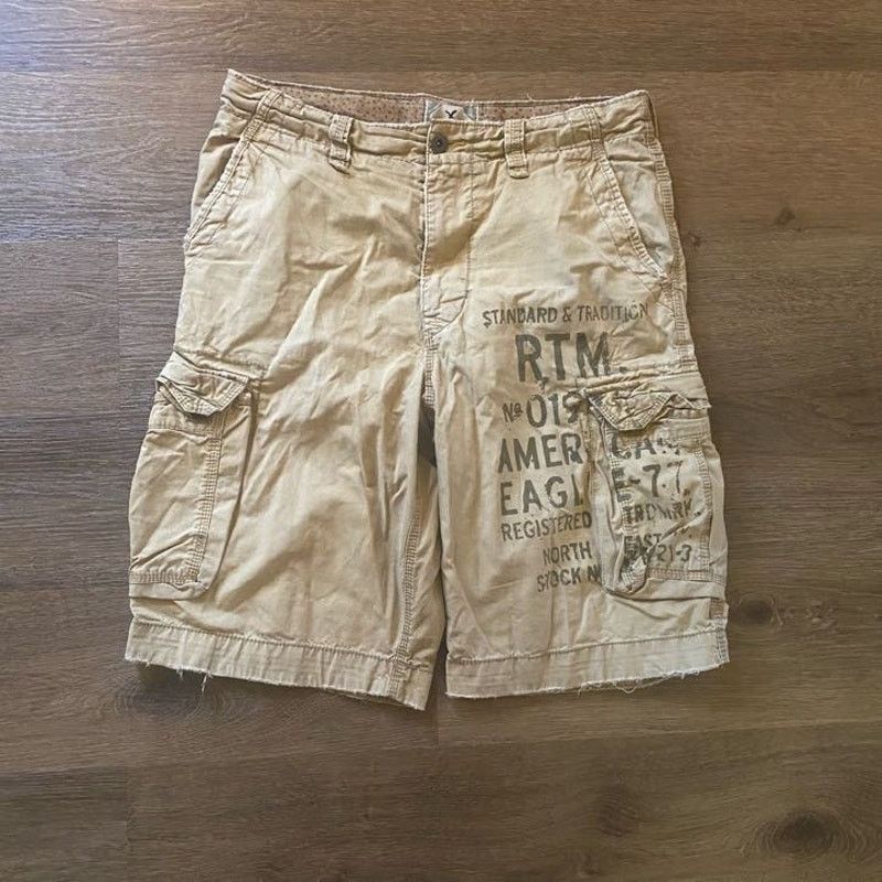 American Eagle Outfitters Y2k Tan American Eagle Cargo Shorts Size US 33 - 1 Thumbnail