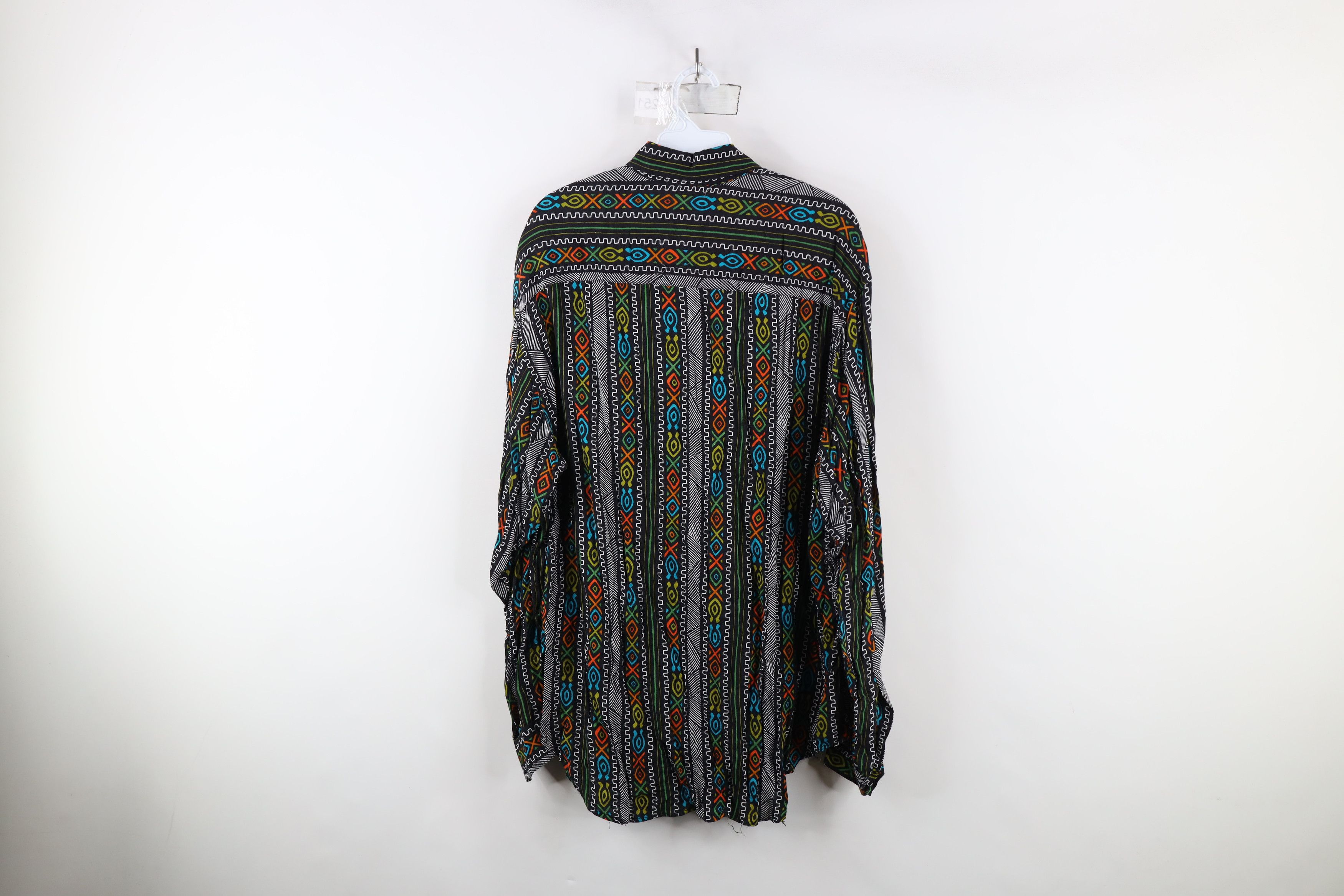 Vintage Vintage 90s Streetwear Geometric Knit Collared Button Shirt Size US S / EU 44-46 / 1 - 12 Thumbnail
