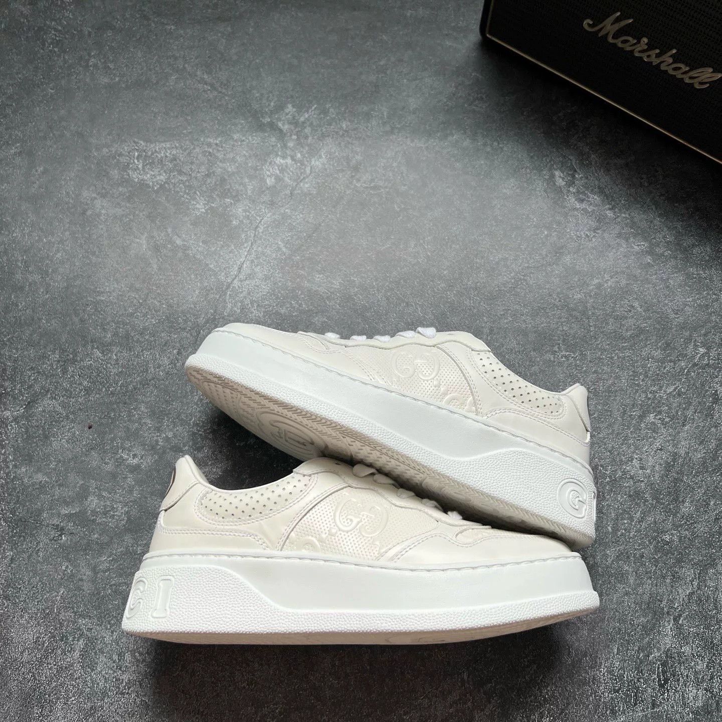 Gucci Gucci White Lowtop Sneakers 36 Women Size US 6 / IT 36 - 1 Thumbnail