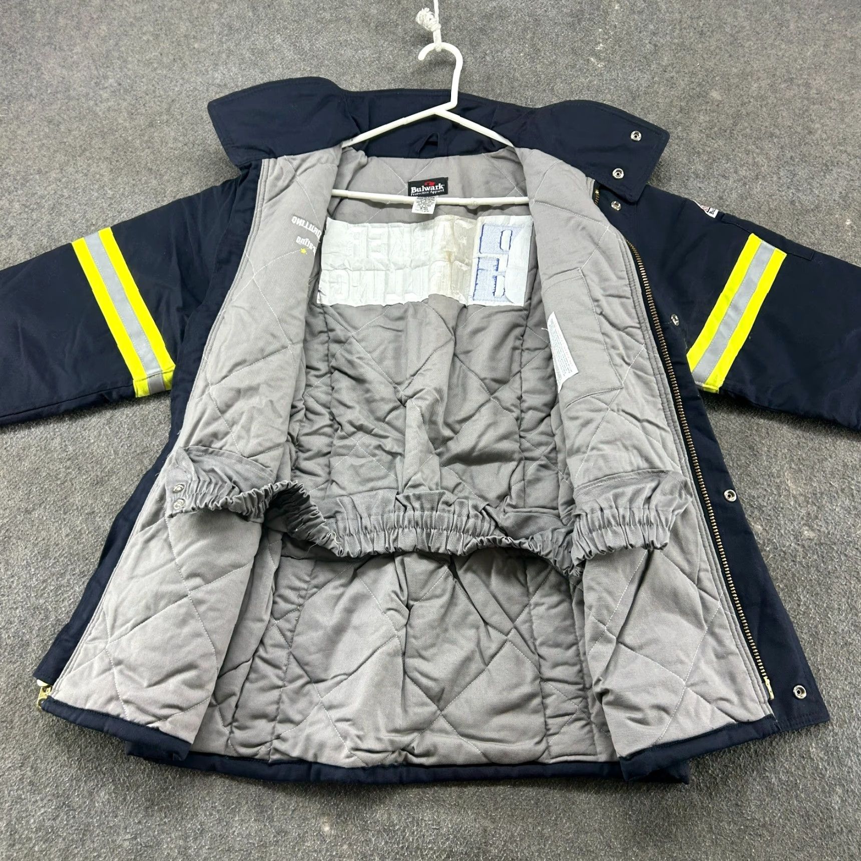 Vintage Bulwark Mens Small Blue Flame Resistant FR Hi Vis Reflective 43.3 ATPV Jacket Size US S / EU 44-46 / 1 - 2 Thumbnail