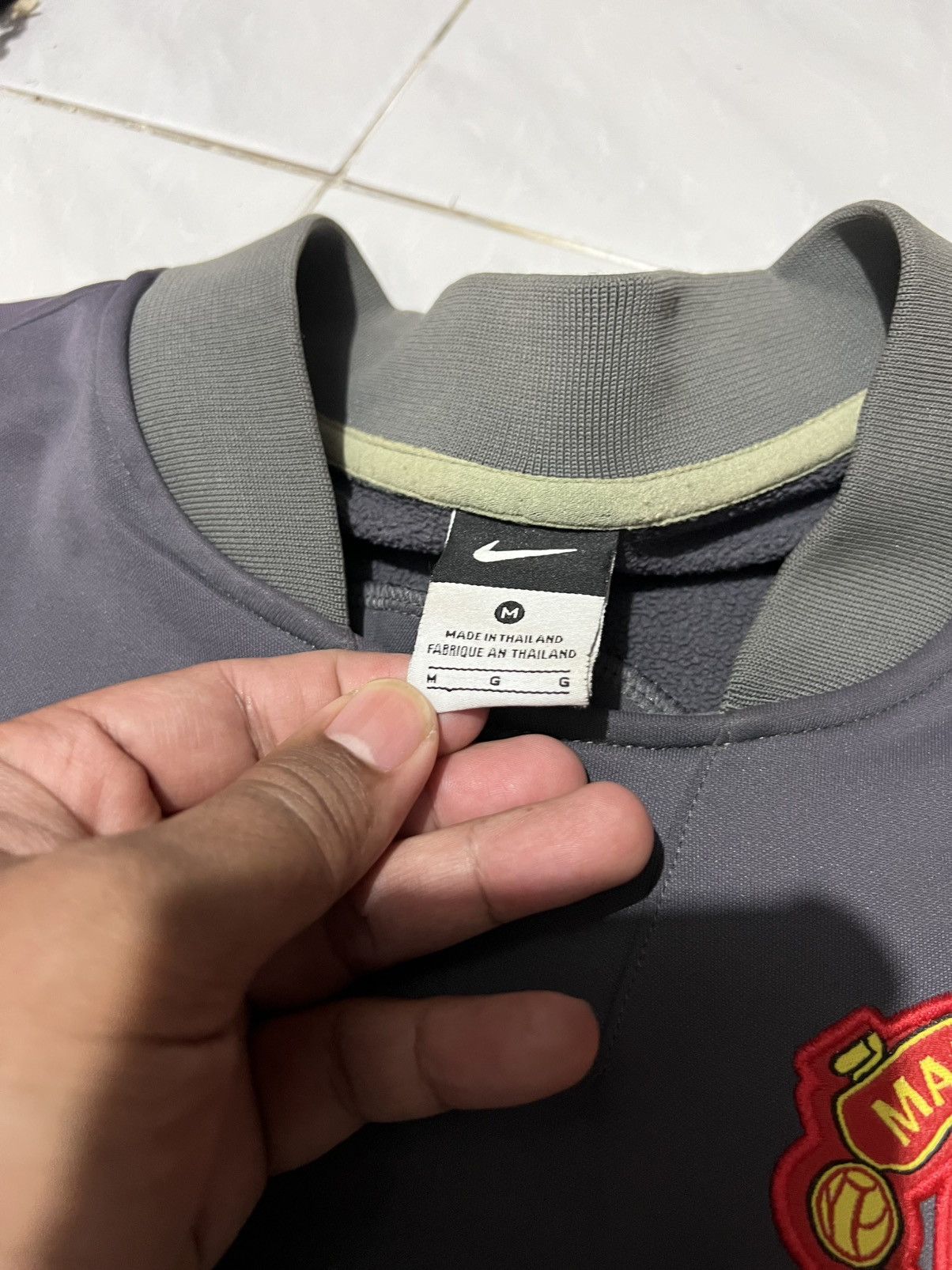 Nike Vintage Crewneck NIKE MANCHESTER UNITED Size US L / EU 52-54 / 3 - 3 Thumbnail