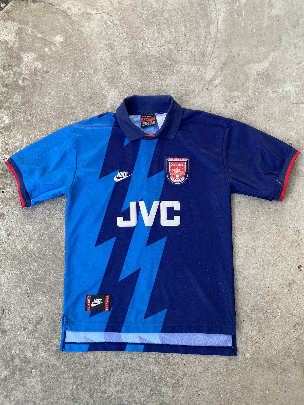 image of Arsenal London 199596 Away Football Shirt Soccer Jersey Nike in Blue, Men's (Size Small)