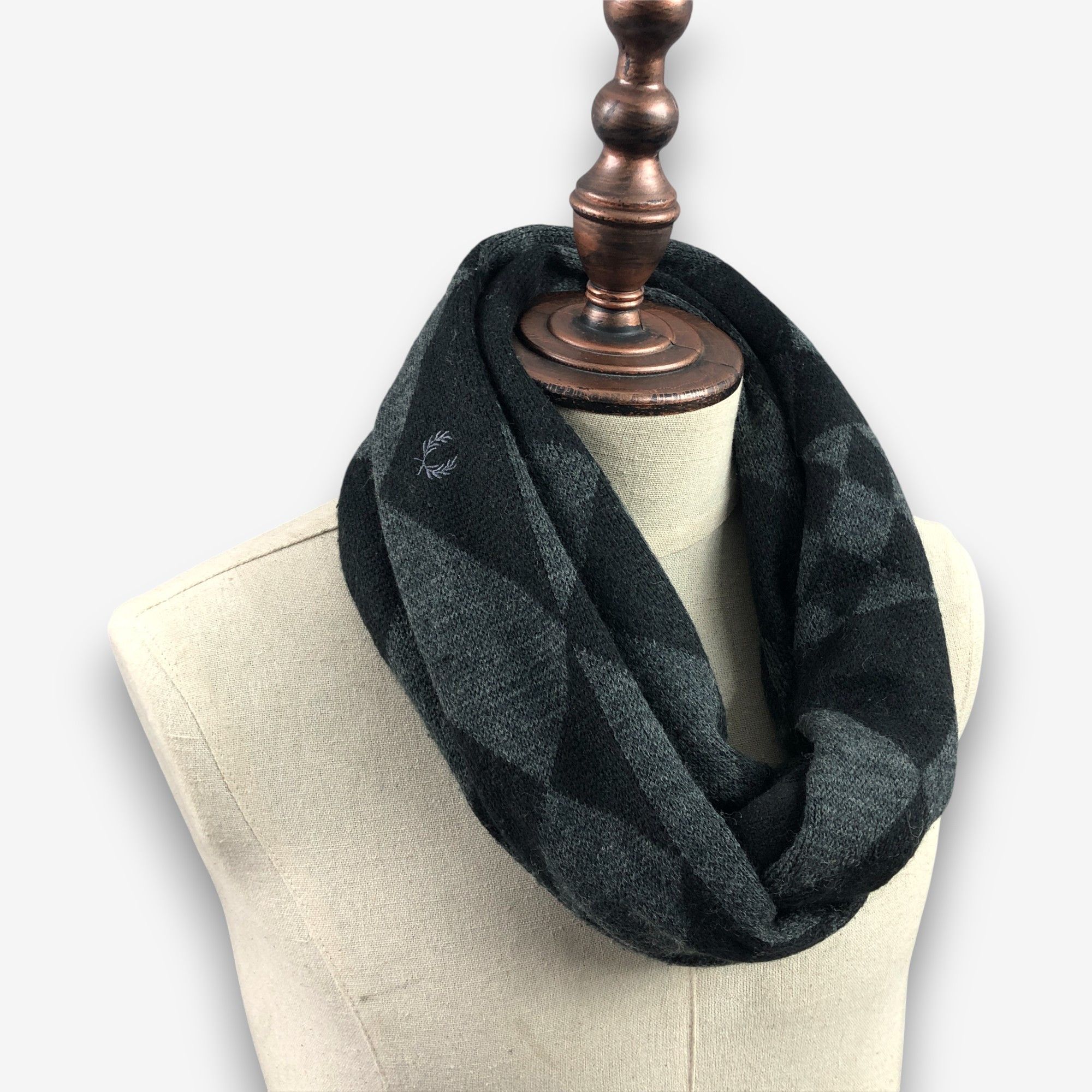 Fred Perry Vintage Fred Perry Infinity Scarf Muffler Wool Scarves. Size ONE SIZE - 2 Thumbnail