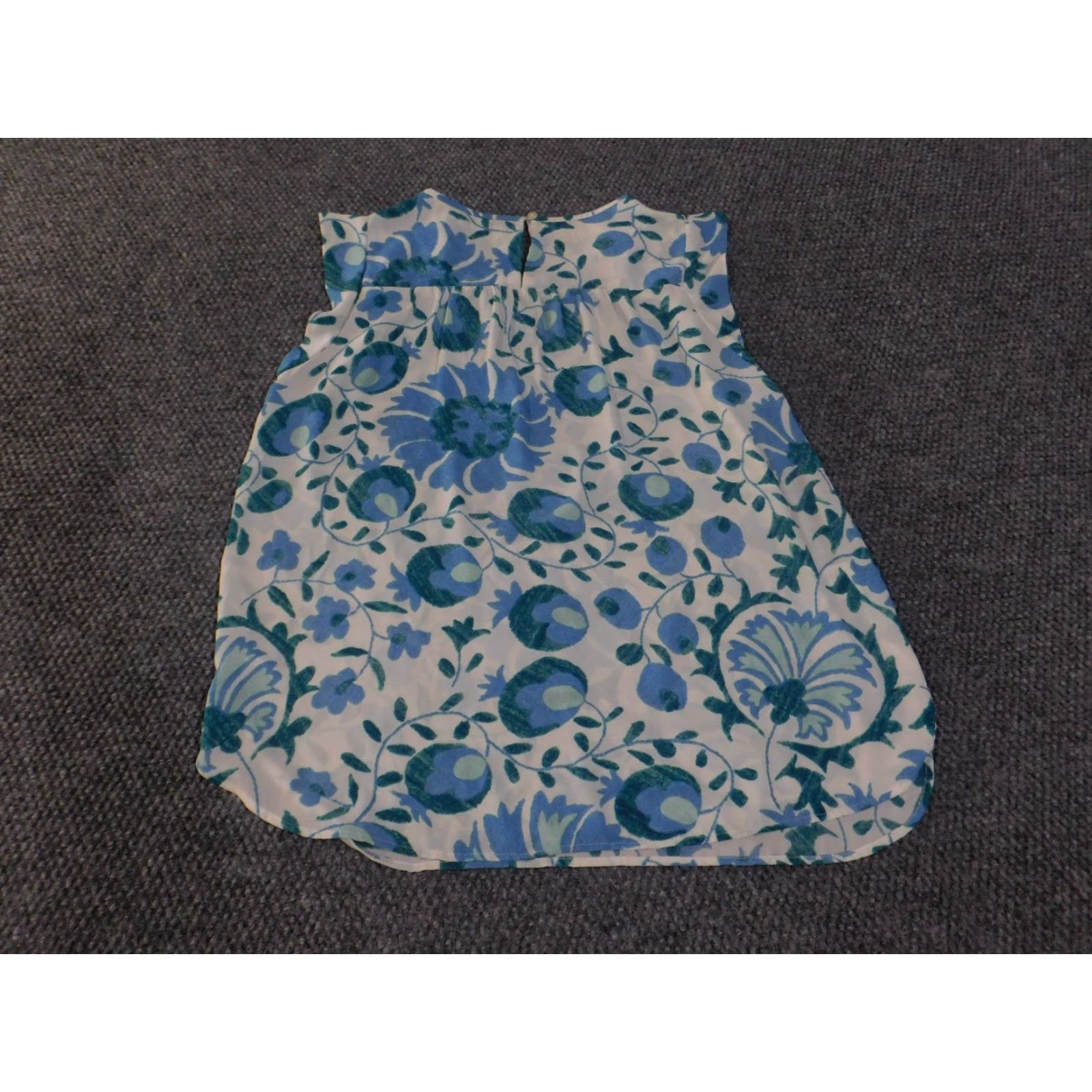 Loft LOFT Blouse Womens Medium White Blue Floral Sleeveless Ruffle Neck Work Top Size M / US 6-8 / IT 42-44 - 7 Thumbnail