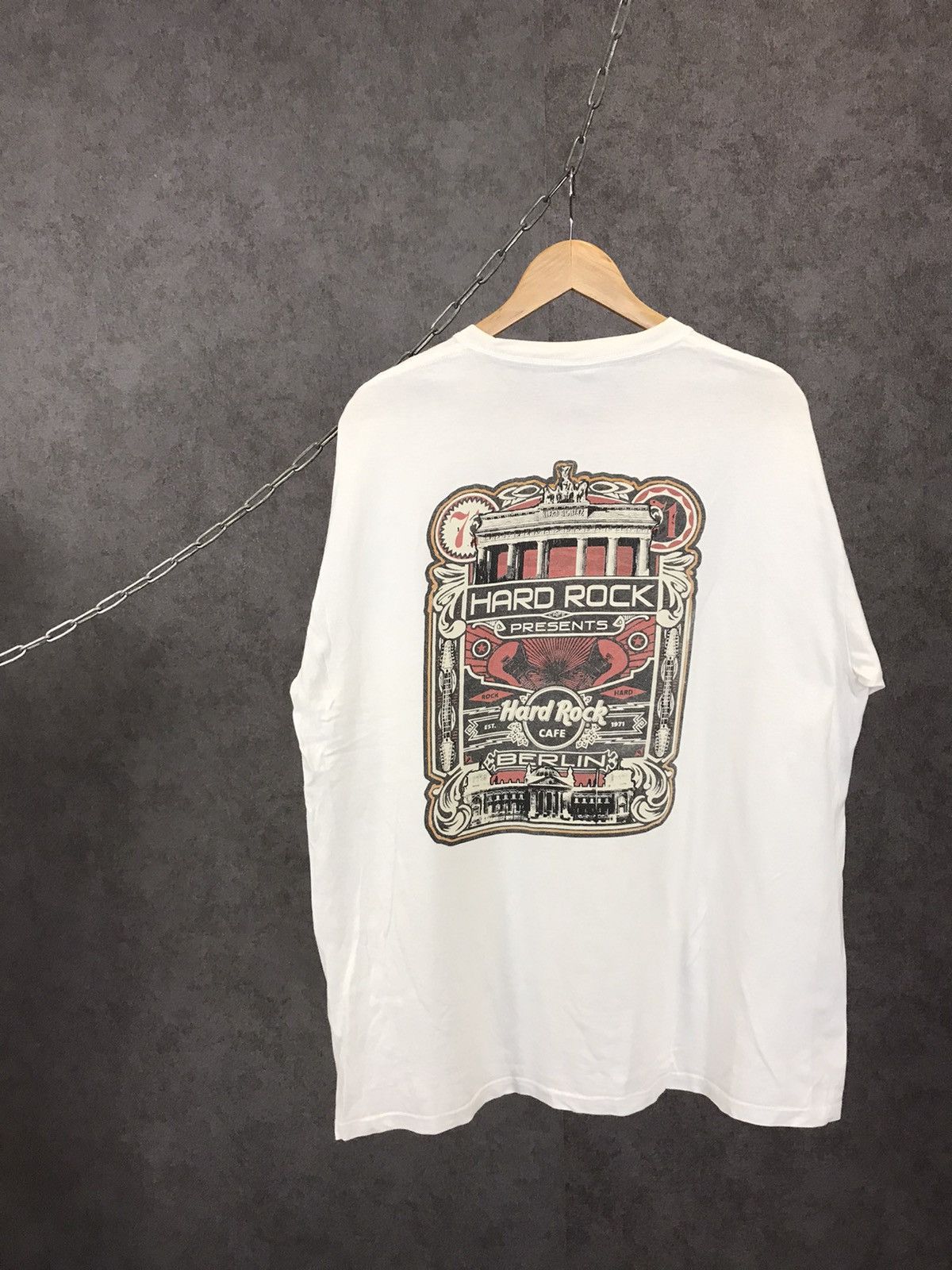 Hard Rock Cafe Hard Rock Cafe Berlin vintage big logo tee Size US XL / EU 56 / 4 - 2 Thumbnail