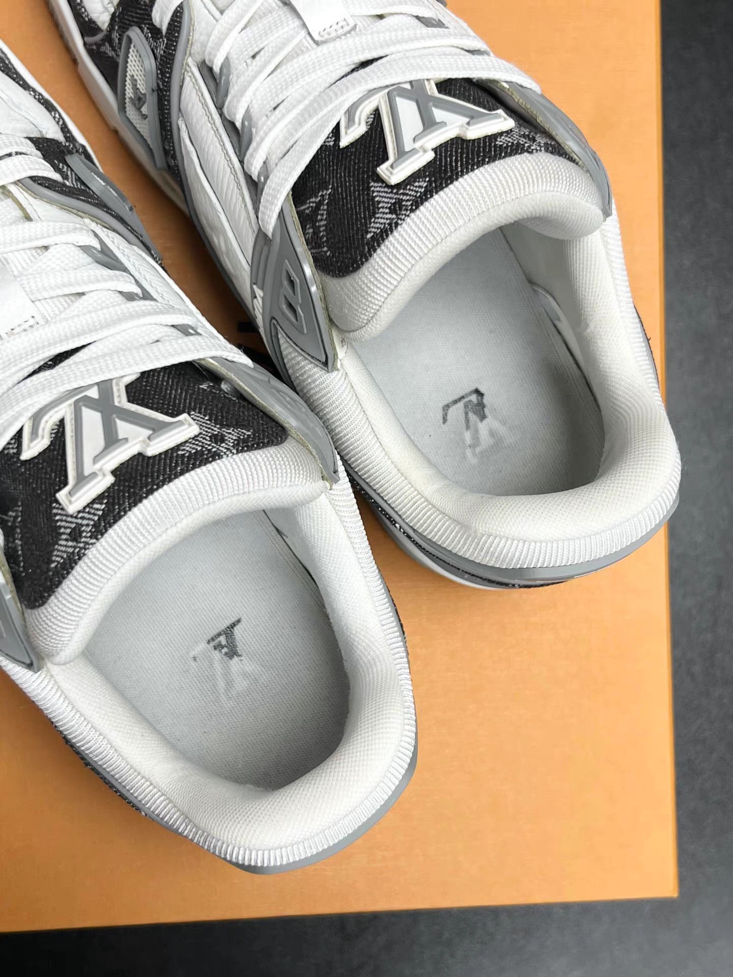 Louis Vuitton LV TRAINER Gray White Denim K15 Size US 7 / EU 40 - 4 Thumbnail