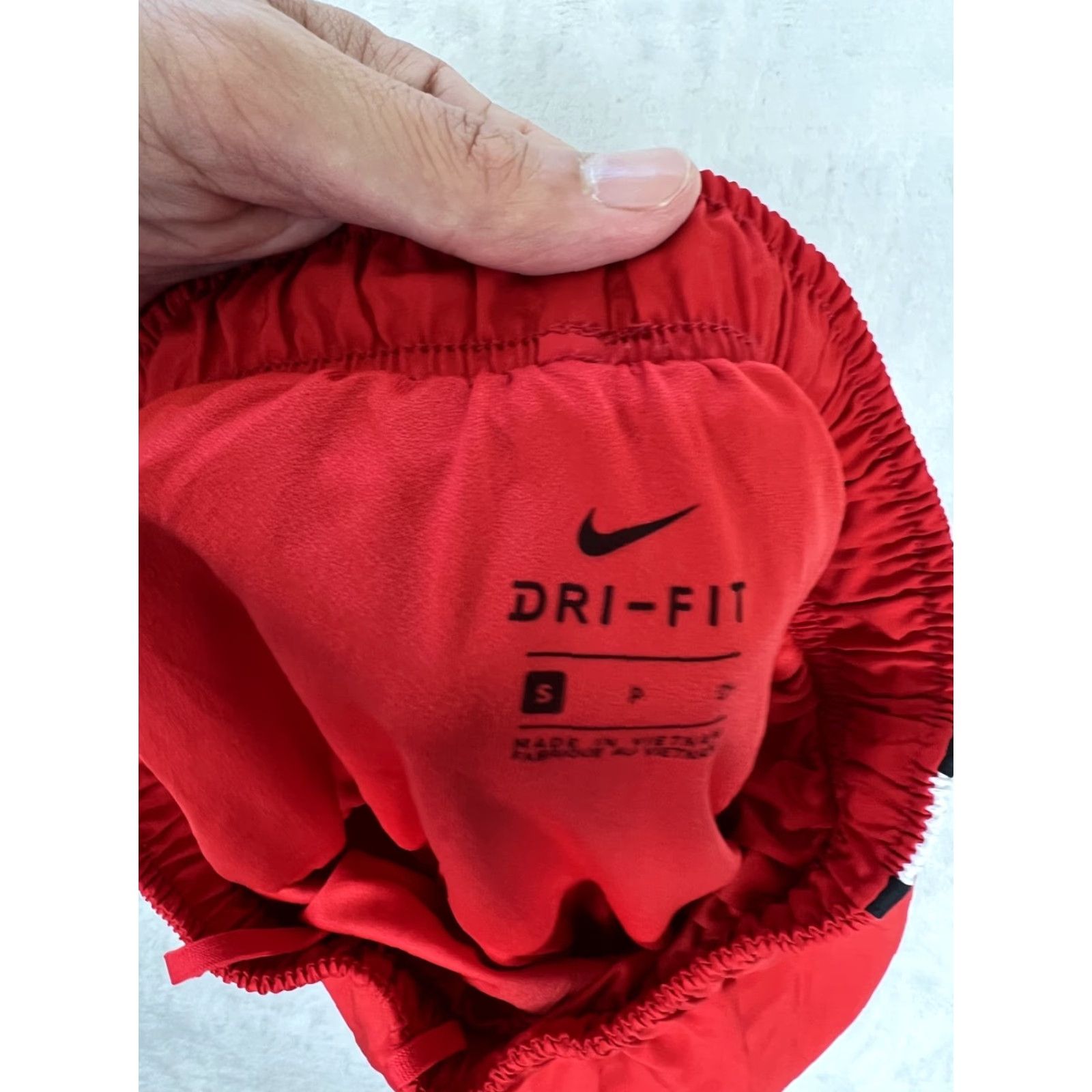Nike Nike Dri-Fit Running Shorts Women’s Size Small Red Swoosh Gym Athletic Size 28" / US 6 / IT 42 - 5 Thumbnail
