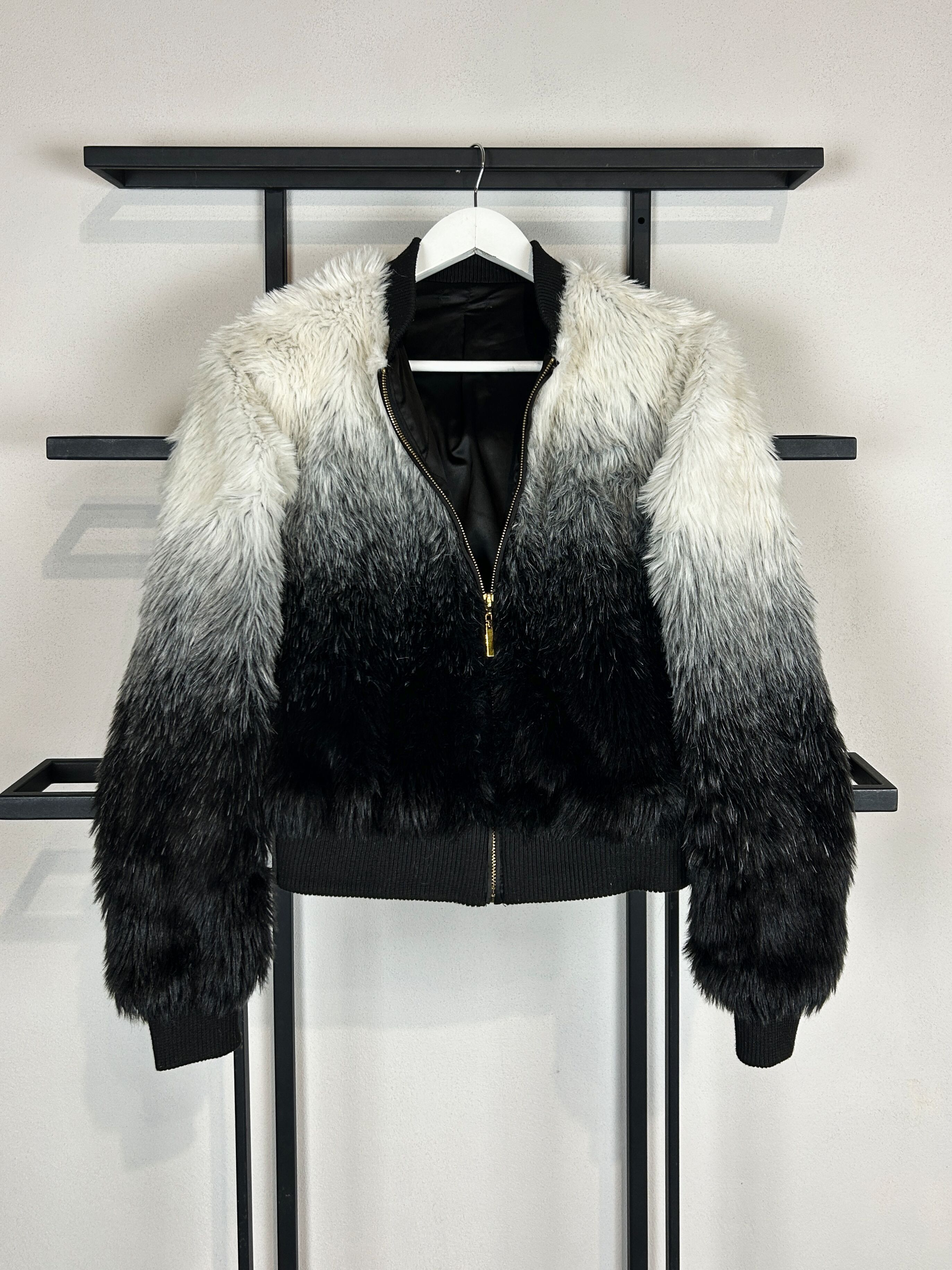 Japanese Brand Gradient Fur Jacket Cropped Y2K Glam Black White Zip Size US S / EU 44-46 / 1 - 1 Thumbnail