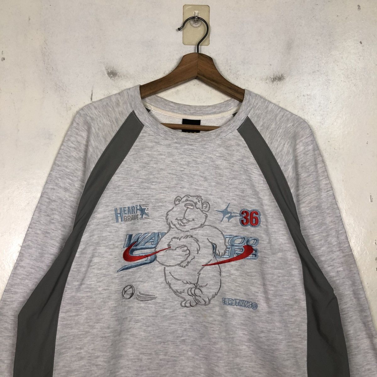 Japanese Brand 📌Vintage Sweatshirt Crewneck Big Logo Bear Embroidery Size US M / EU 48-50 / 2 - 5 Thumbnail
