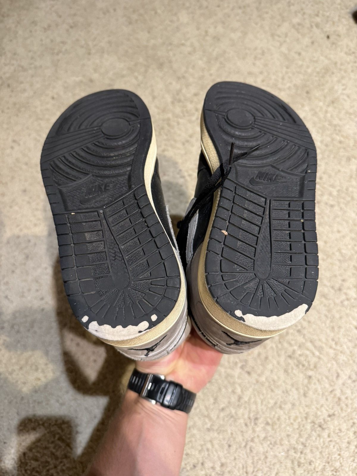 Jordan Brand 2009 Jordan 1 High Shadow Size 10.5 Retro Used Size US 10.5 / EU 43-44 - 6 Thumbnail