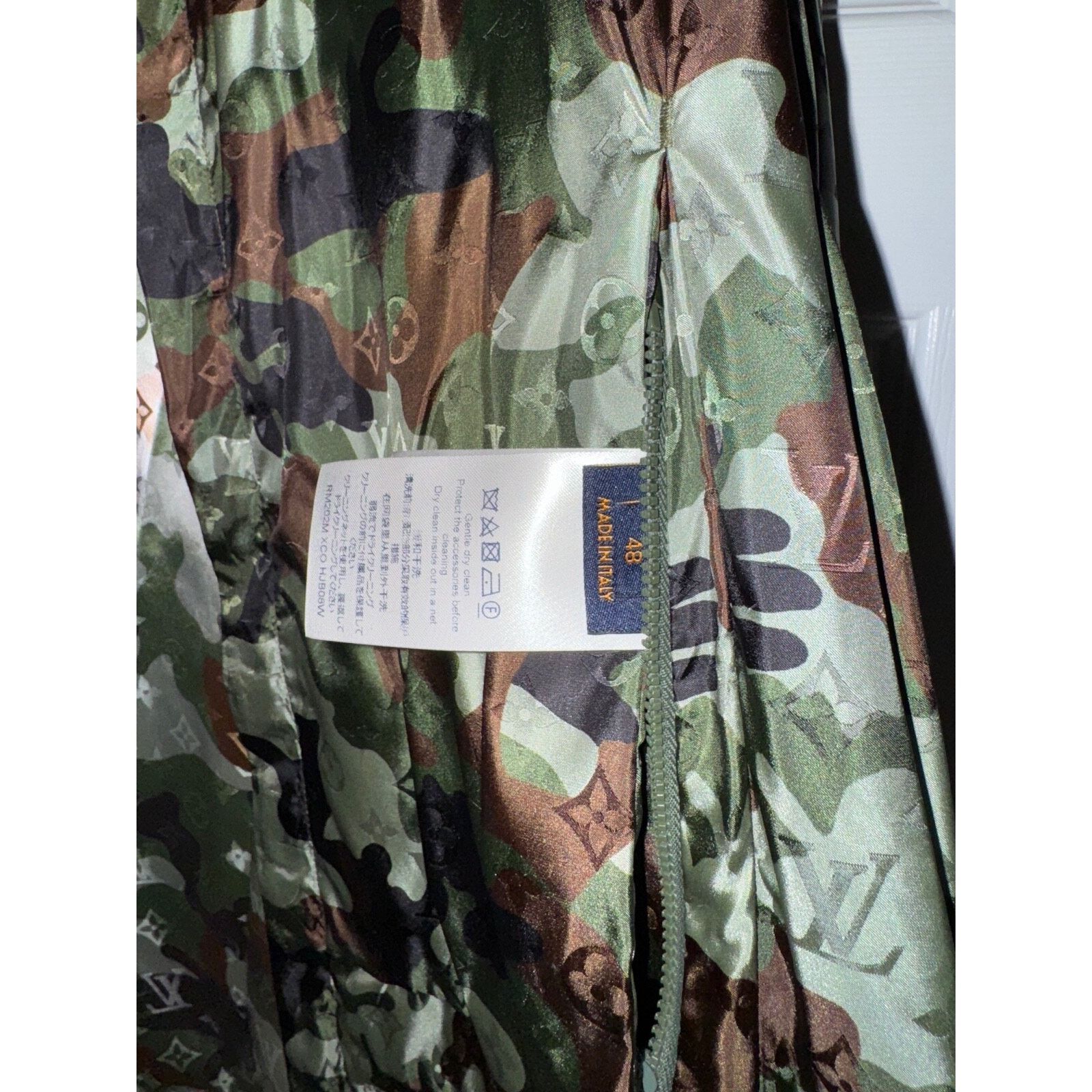 Louis Vuitton Louis Vuitton Virgil Abloh Monogram Windbreaker Jacket 48 Size US M / EU 48-50 / 2 - 19 Thumbnail