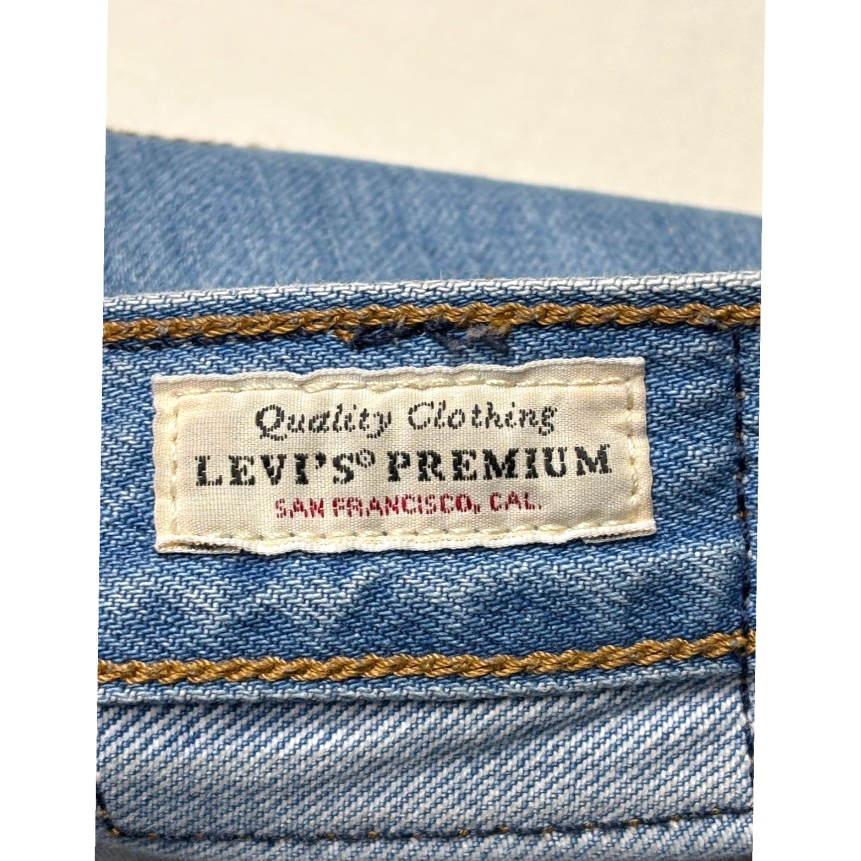 Levi's Levi's Premium Wedgie Straight Jeans Light Wash 24" W24 L24 100% Cotton Distressed Women High Rise with Pockets Vintage N/A Size 42" / US 20 - 5 Thumbnail