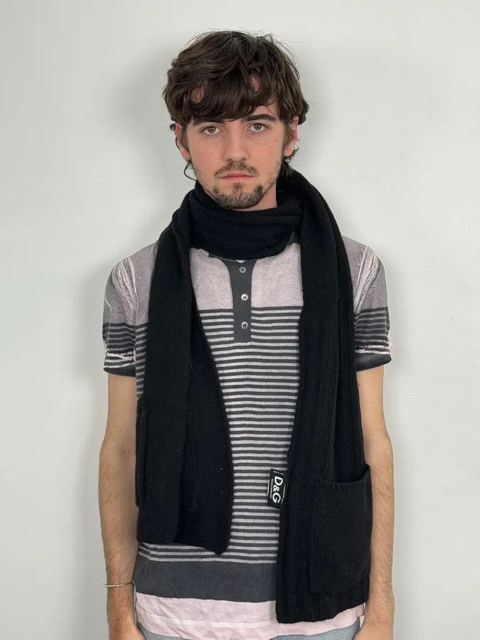 Dolce & Gabbana AW2003 Dolce & Gabbana Black Wool Pocket Scarf Size ONE SIZE - 1 Thumbnail