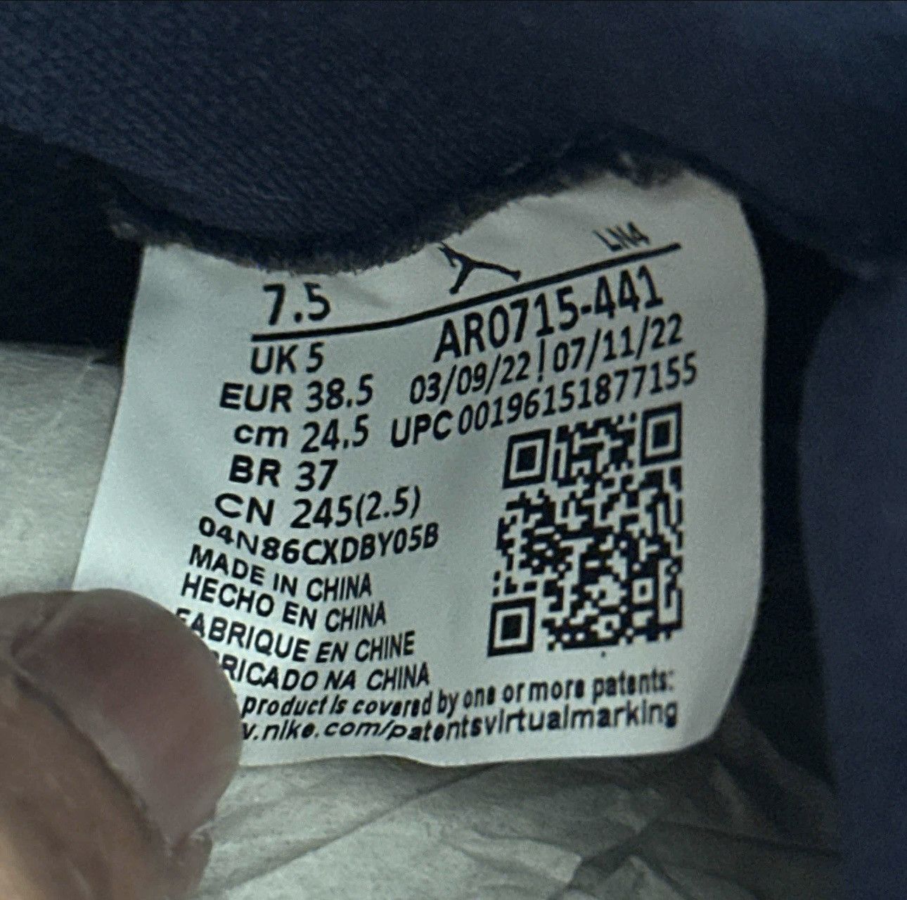 Jordan Brand × Nike Jordan 11 velvet Size US 7.5 / IT 37.5 - 6 Thumbnail