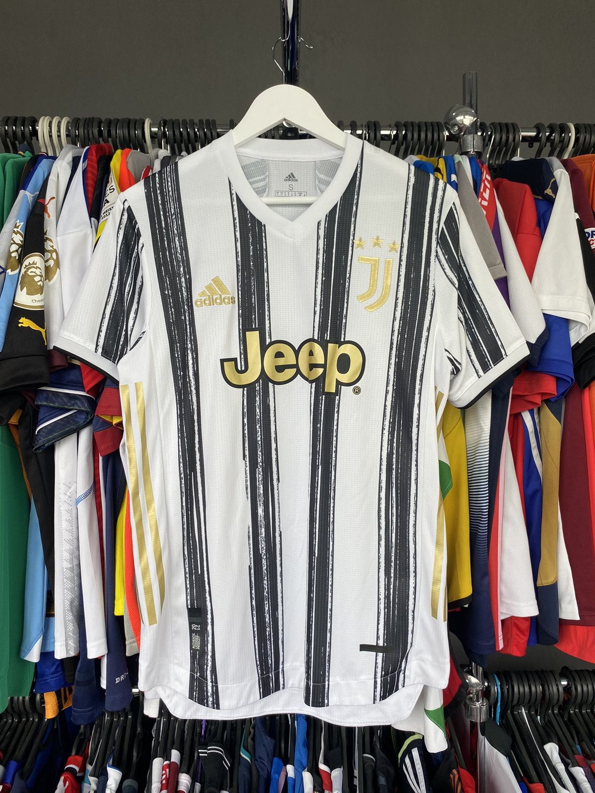 Adidas 2020/21 ADIDAS JUVENTUS HOME SOCCER FOOTBALL JERSEY SHIRT Size US S / EU 44-46 / 1 - 1 Thumbnail