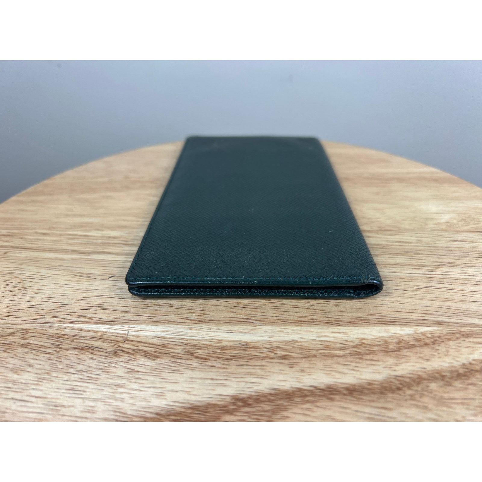 Louis Vuitton Authentic Louis Vuitton Check-book Wallet Epi Taiga Size ONE SIZE - 2 Thumbnail