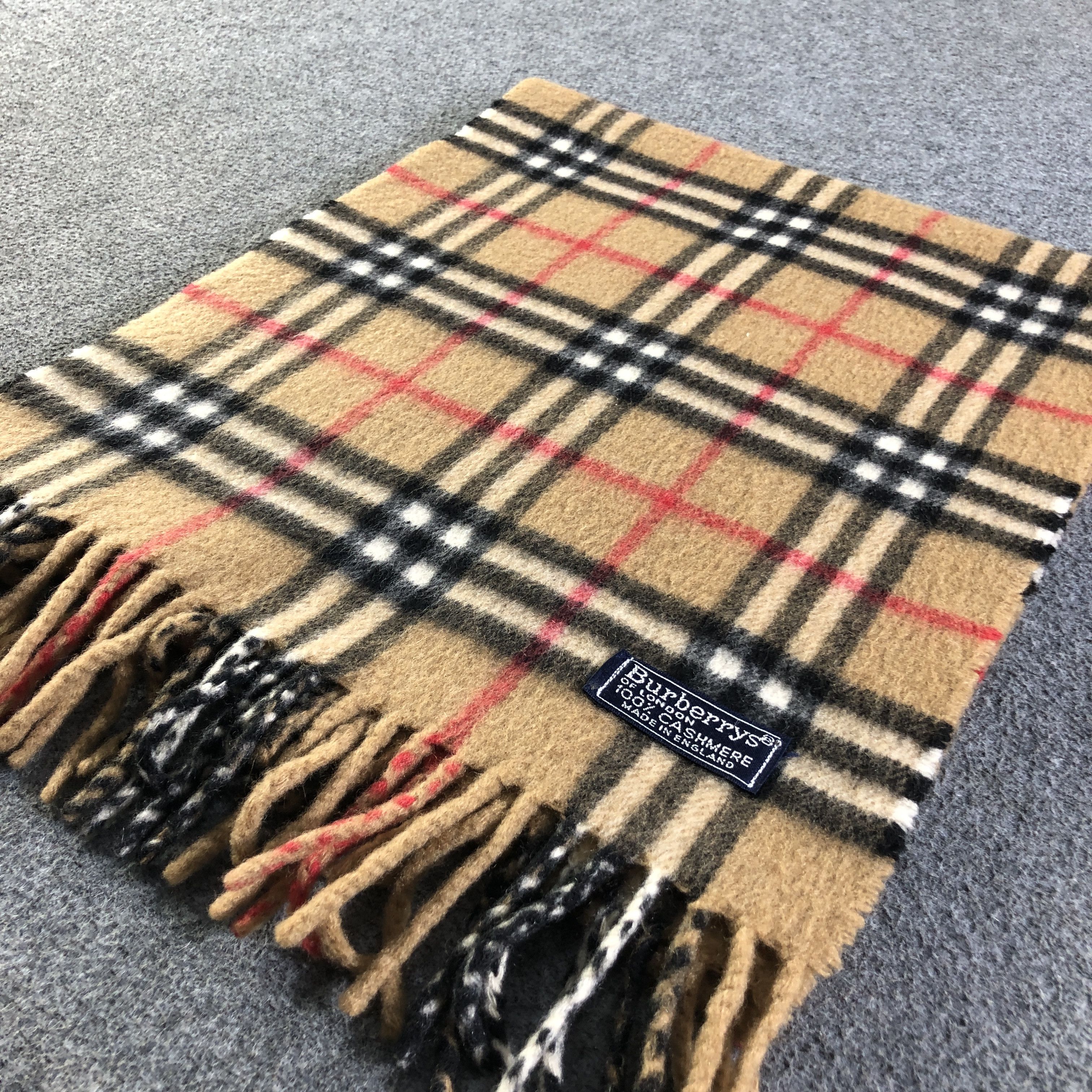 Burberry Burberrys Nova Check Tan Cashmere Scarf Muffler V2702 Size ONE SIZE - 4 Thumbnail