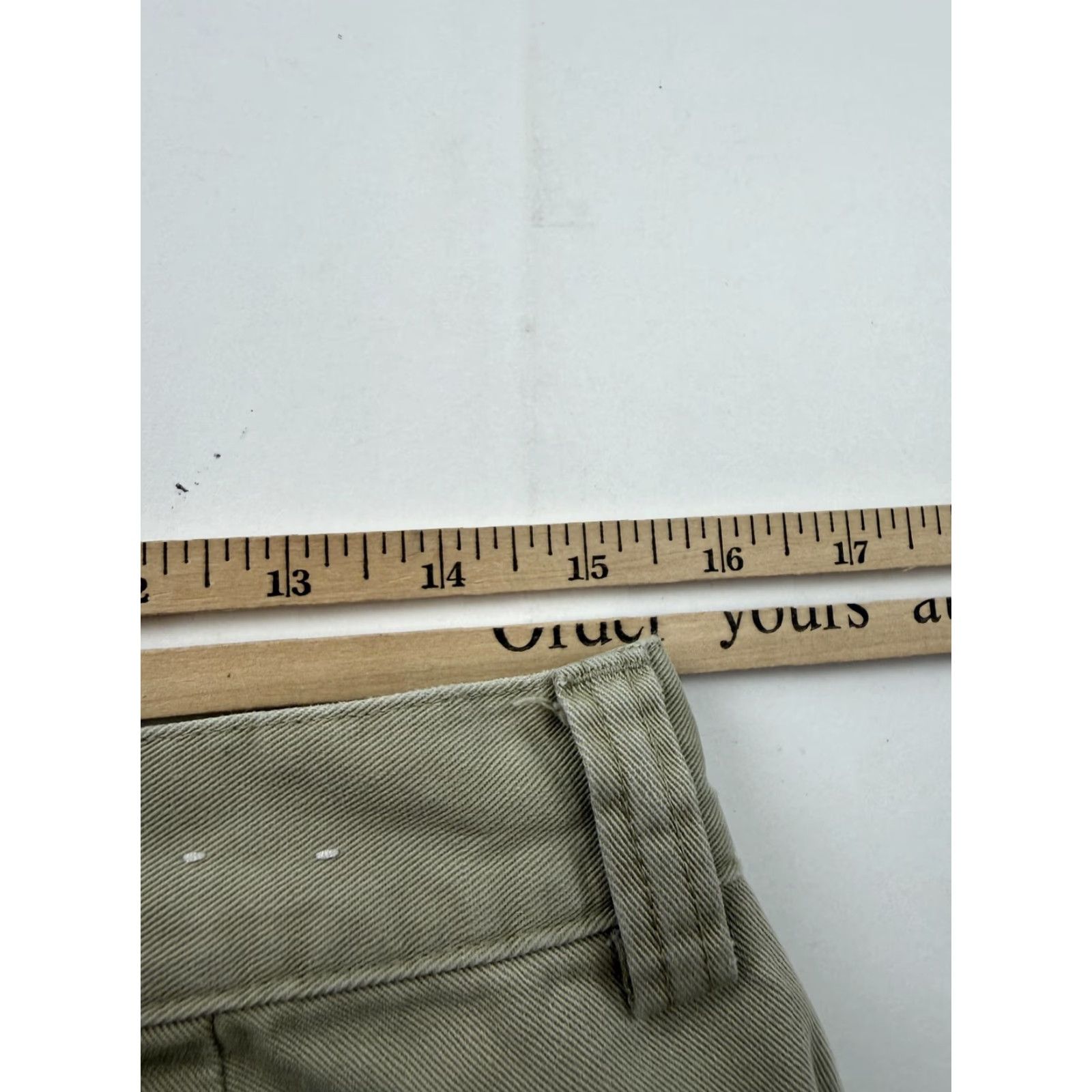 Gap Gap Khakis Shorts Mens 33 Khaki Relaxed Fit Chino 9 Inseam Flat Front Casual Size US 33 - 7 Thumbnail