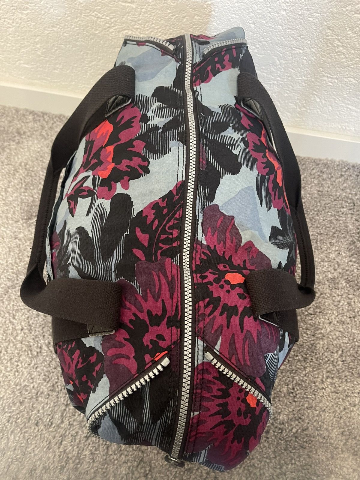 Japanese Brand KIPLING VINTAGE AVANT GARDE Y2K FLOWERS MONKEY BIG BAG Size ONE SIZE - 7 Thumbnail