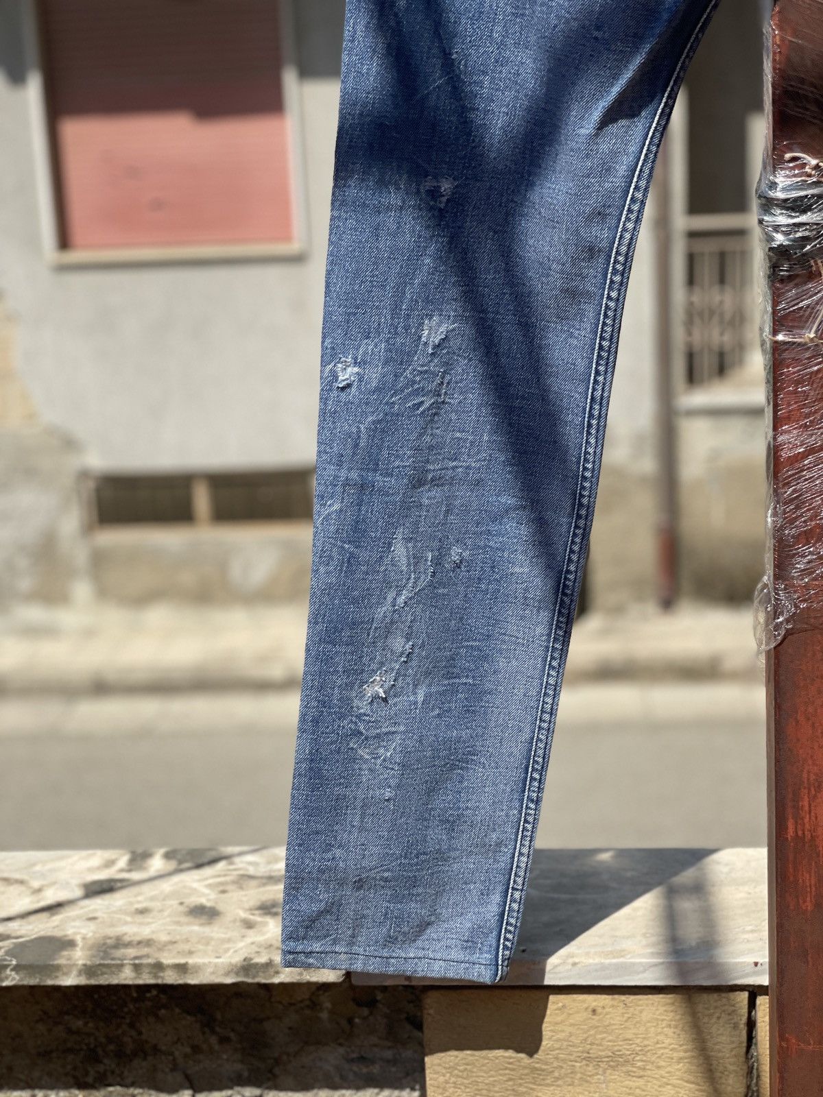 Diesel Men’s DIESEL SAFADO DISTRESSED DENIM BLUE JEANS SIZE 31/32 Size US 31 - 6 Thumbnail