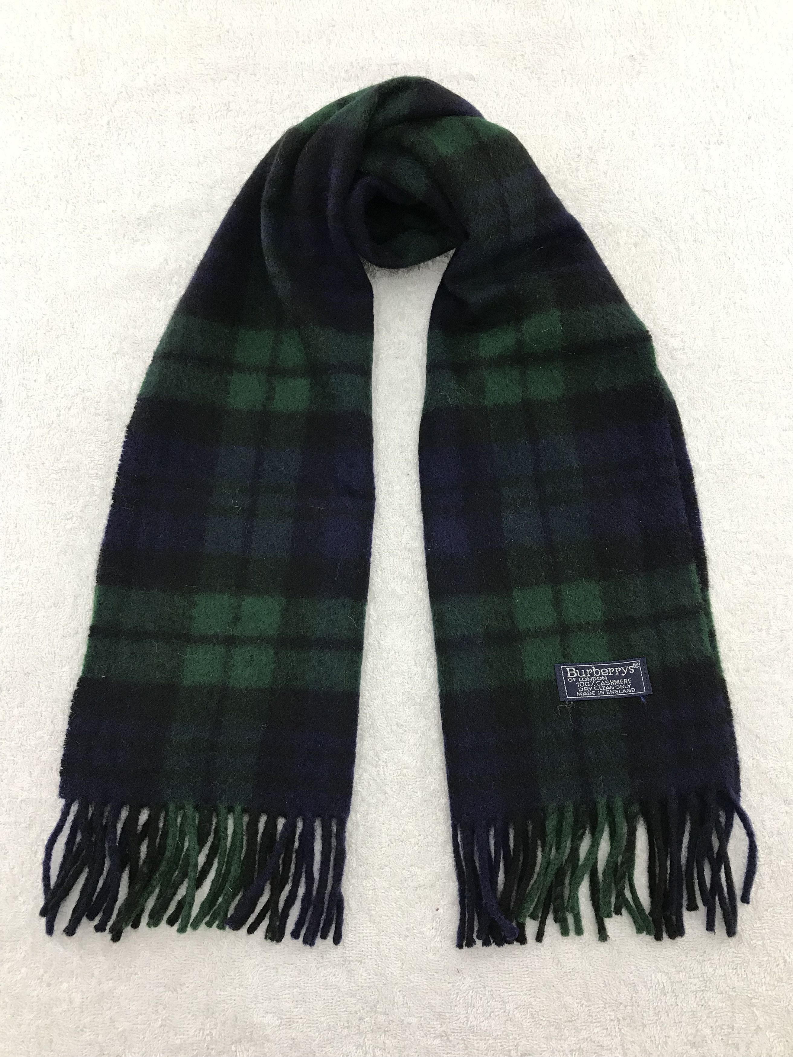 Burberry Scarf / Muffler / Neckwear - WW201