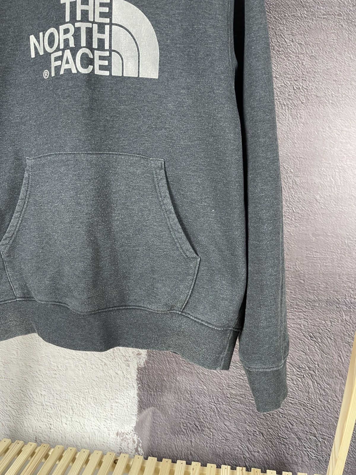 The North Face The North Face reflective logo grey vintage hoodie Size US L / EU 52-54 / 3 - 8 Thumbnail