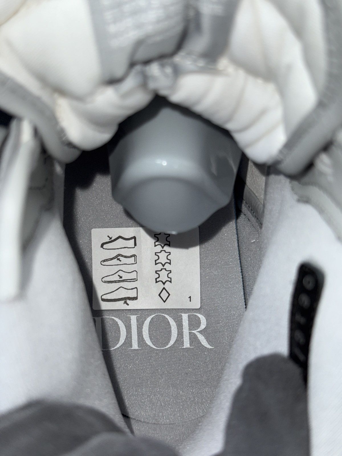 AIR DIOR JORDAN SNEAKERS
