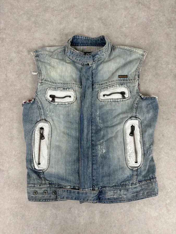 Dolce & Gabbana SS2005 Dolce & Gabbana Blue & White Snakeskin Effect Denim Vest Jacket Size US M / EU 48-50 / 2 - 1 Thumbnail