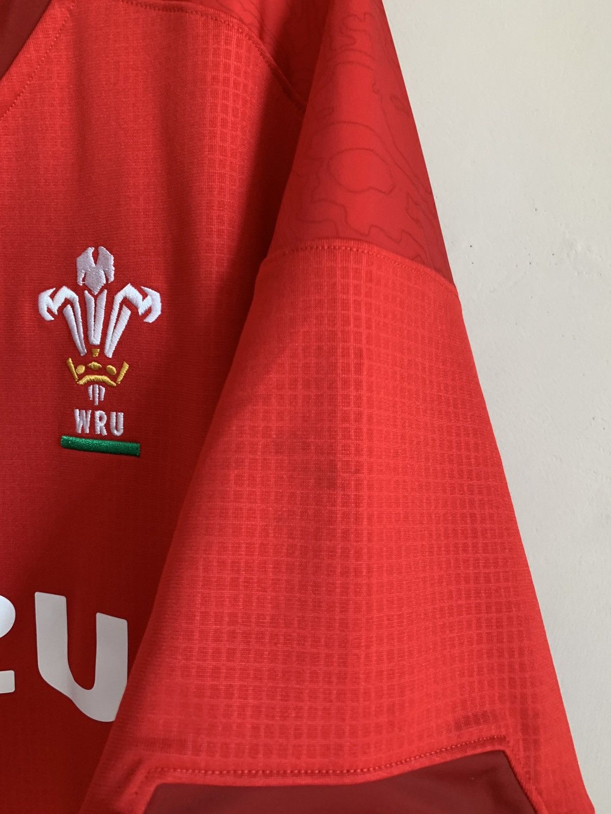 Under Armour Wales 2018 Home Rugby Union Shirt Under Armour Jersey Sz 3XL Size US XXL / EU 58 / 5 - 8 Thumbnail