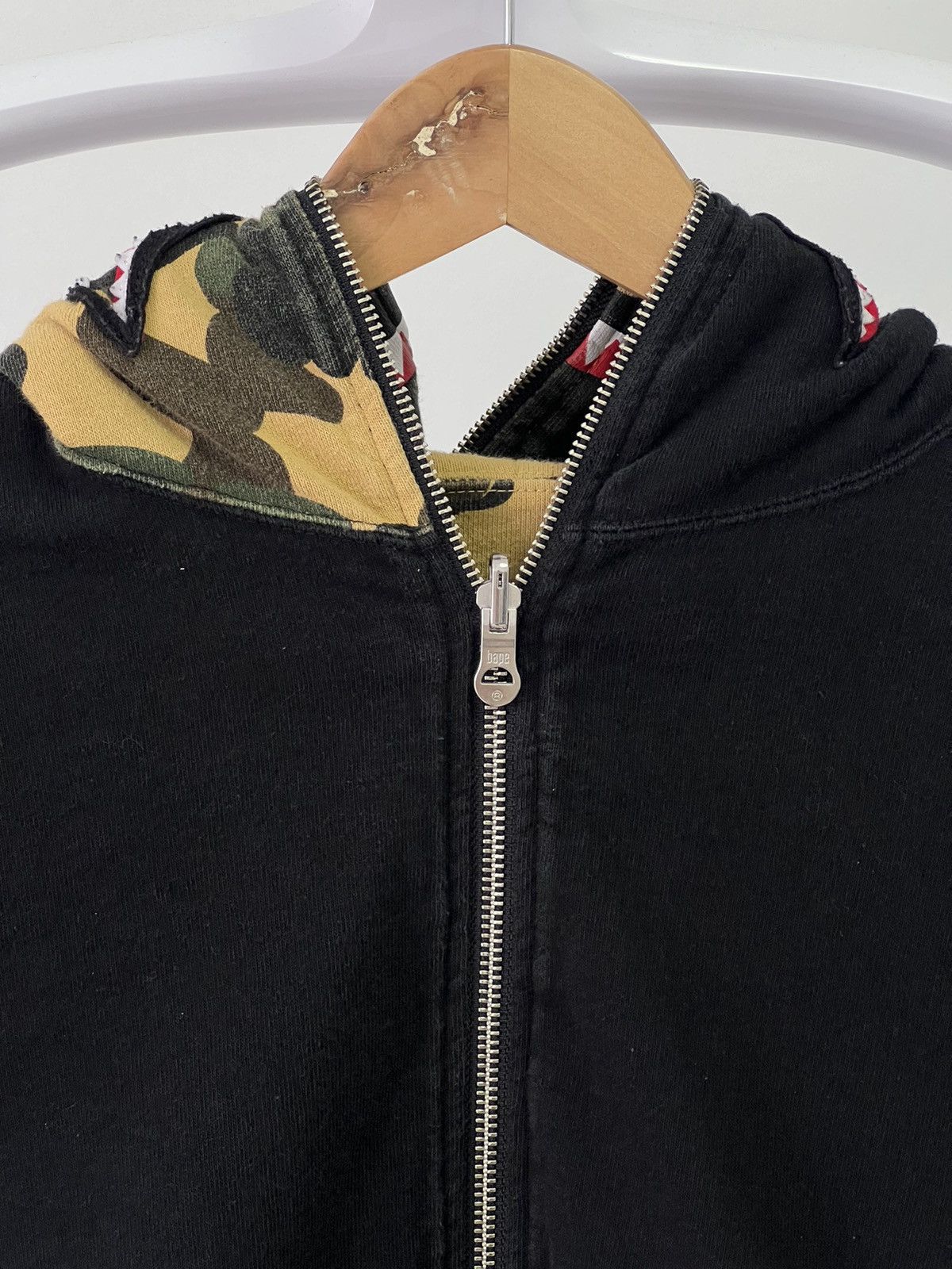 Bape Reversible camouflage with black Bape Shark print hoodie Size US S / EU 44-46 / 1 - 21 Thumbnail
