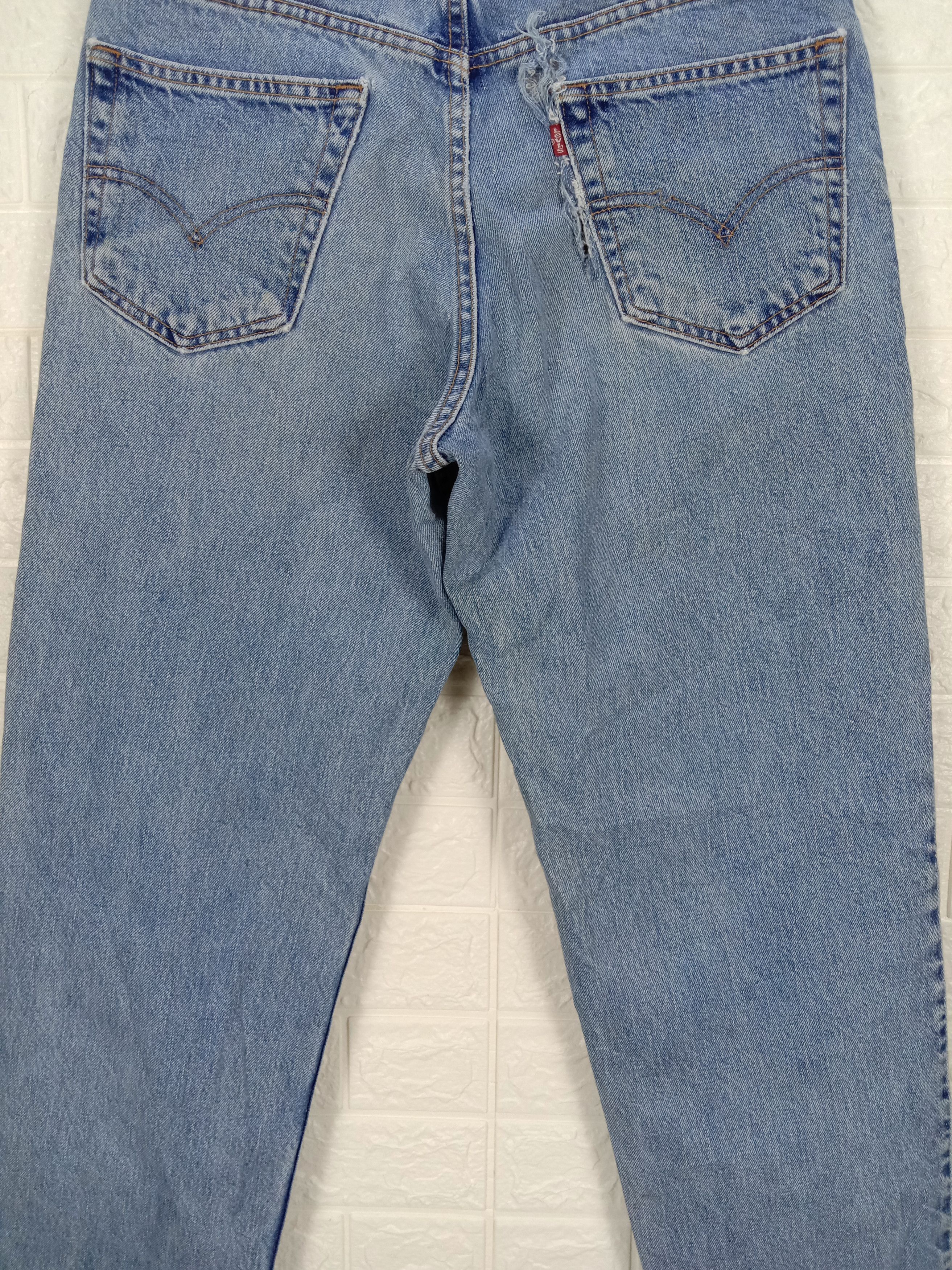 Levi's Vintage Levi's 550 Jeans Blue Wash Distressed Denim Size US 32 / EU 48 - 7 Thumbnail