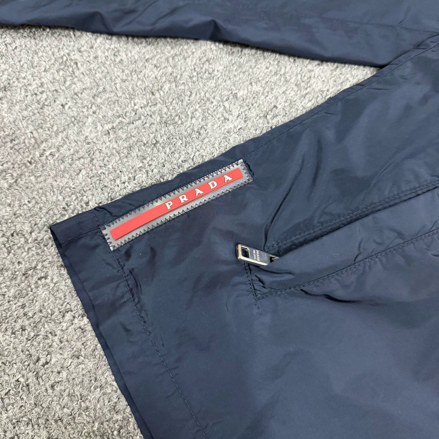 Prada Prada color blocked zipper hooded jacket 52 Size US L / EU 52-54 / 3 - 3 Thumbnail